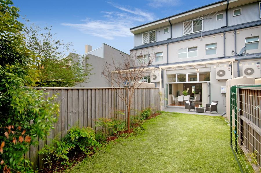 24 Liberty Street, Enmore Sold by Raine & Horne Newtown - image 1