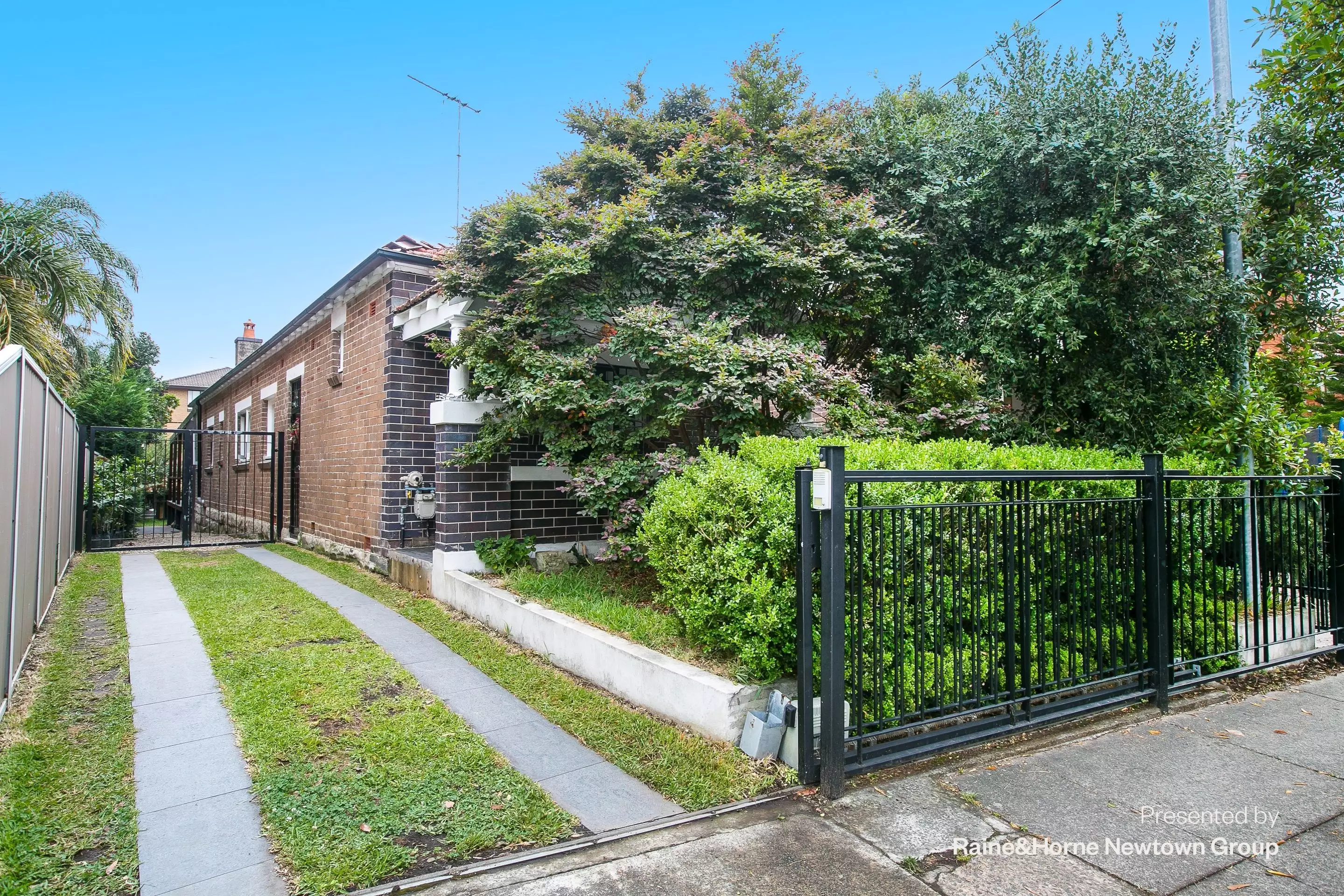 324A Livingstone Road, Marrickville Leased by Raine & Horne Newtown - image 1