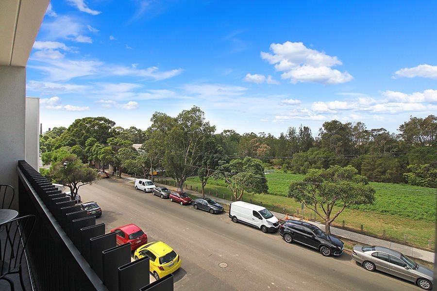 16/53 Barwon Park Road, St Peters Sold by Raine & Horne Newtown - image 1