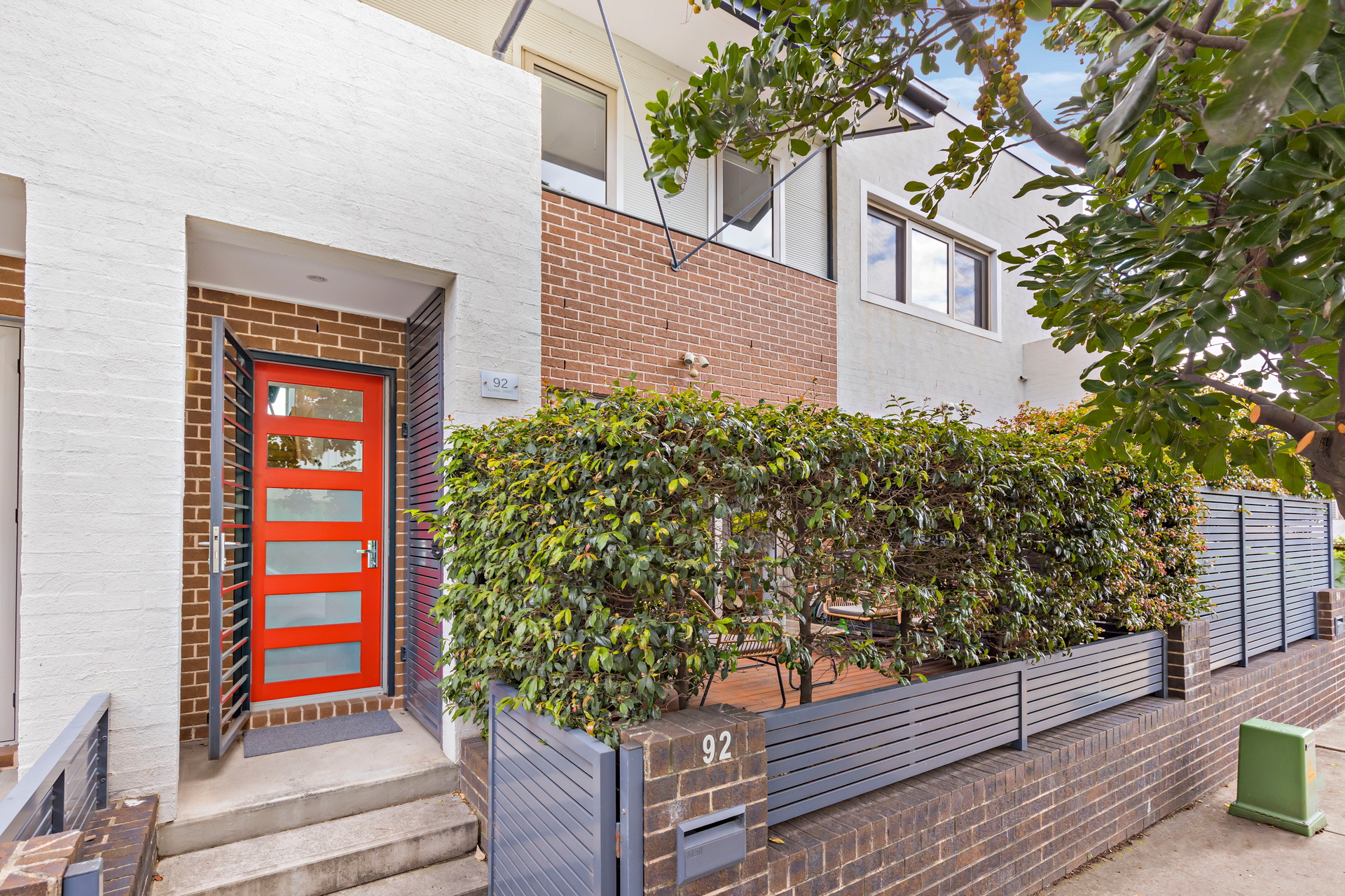 92 Alfred Street, St Peters Sold by Raine & Horne Newtown - image 1