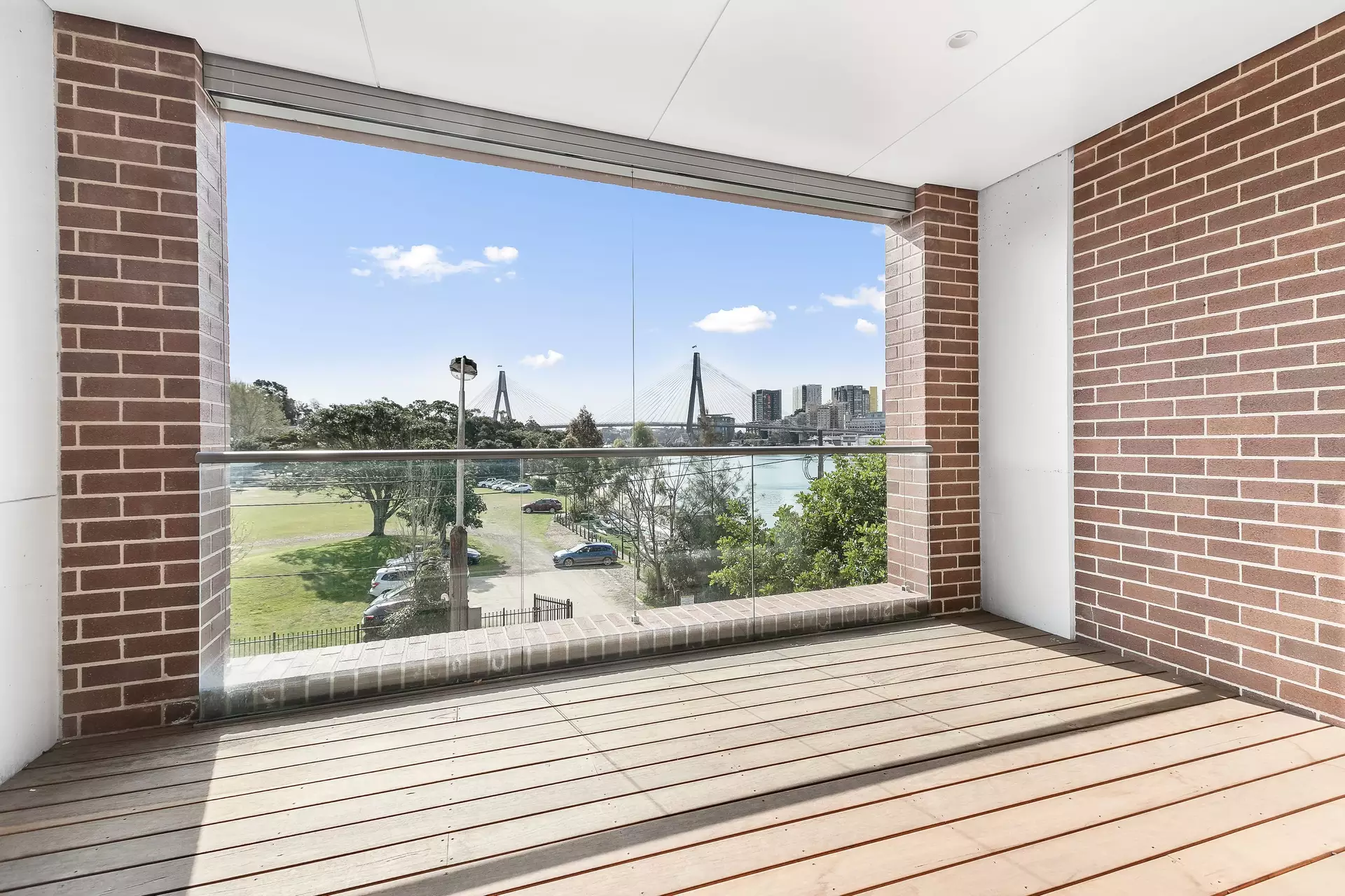 19/4-8 Bridge Road, Glebe Leased by Raine & Horne Newtown - image 1