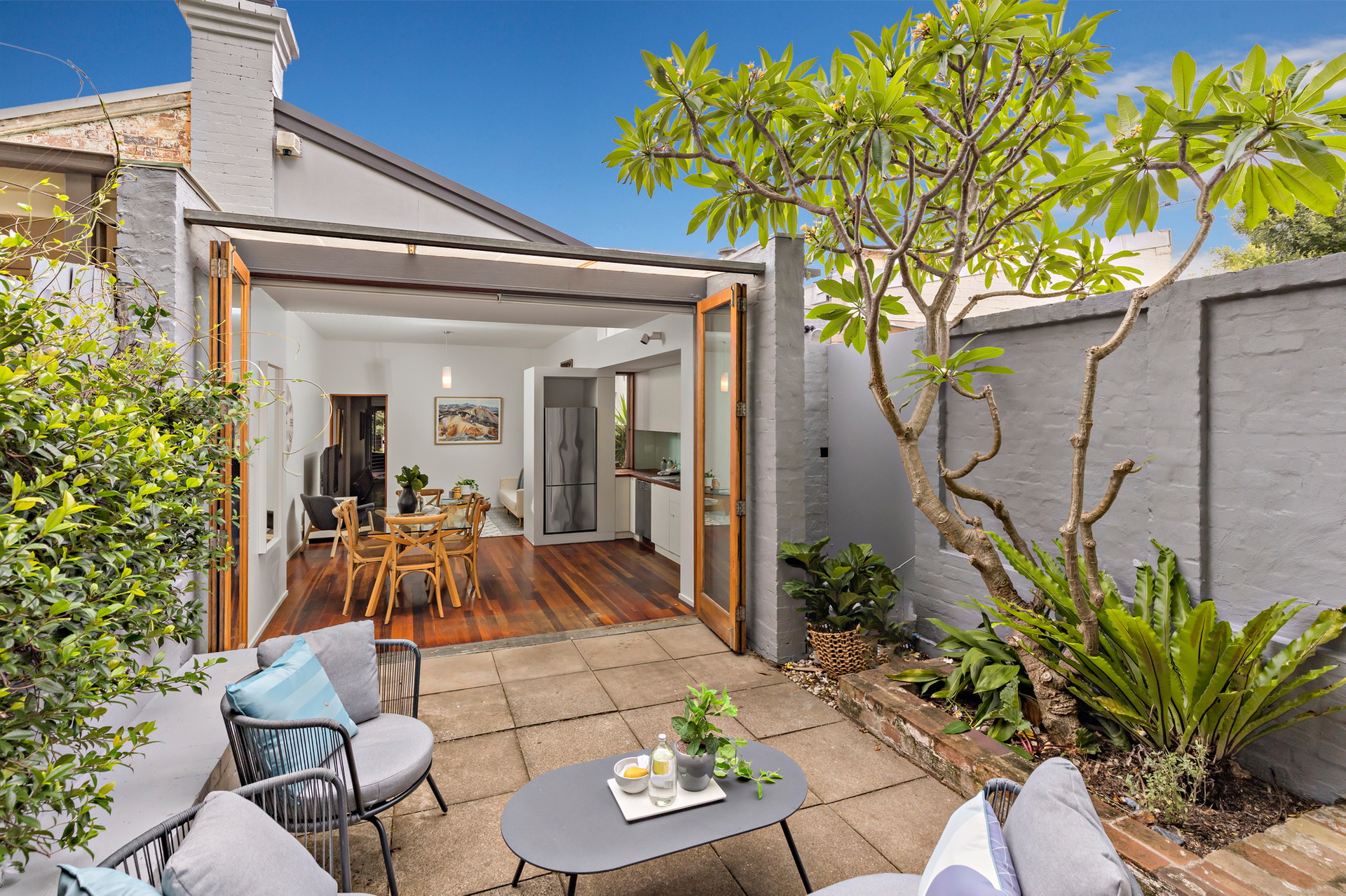 118 Burren Street, Newtown Sold by Raine & Horne Newtown - image 1