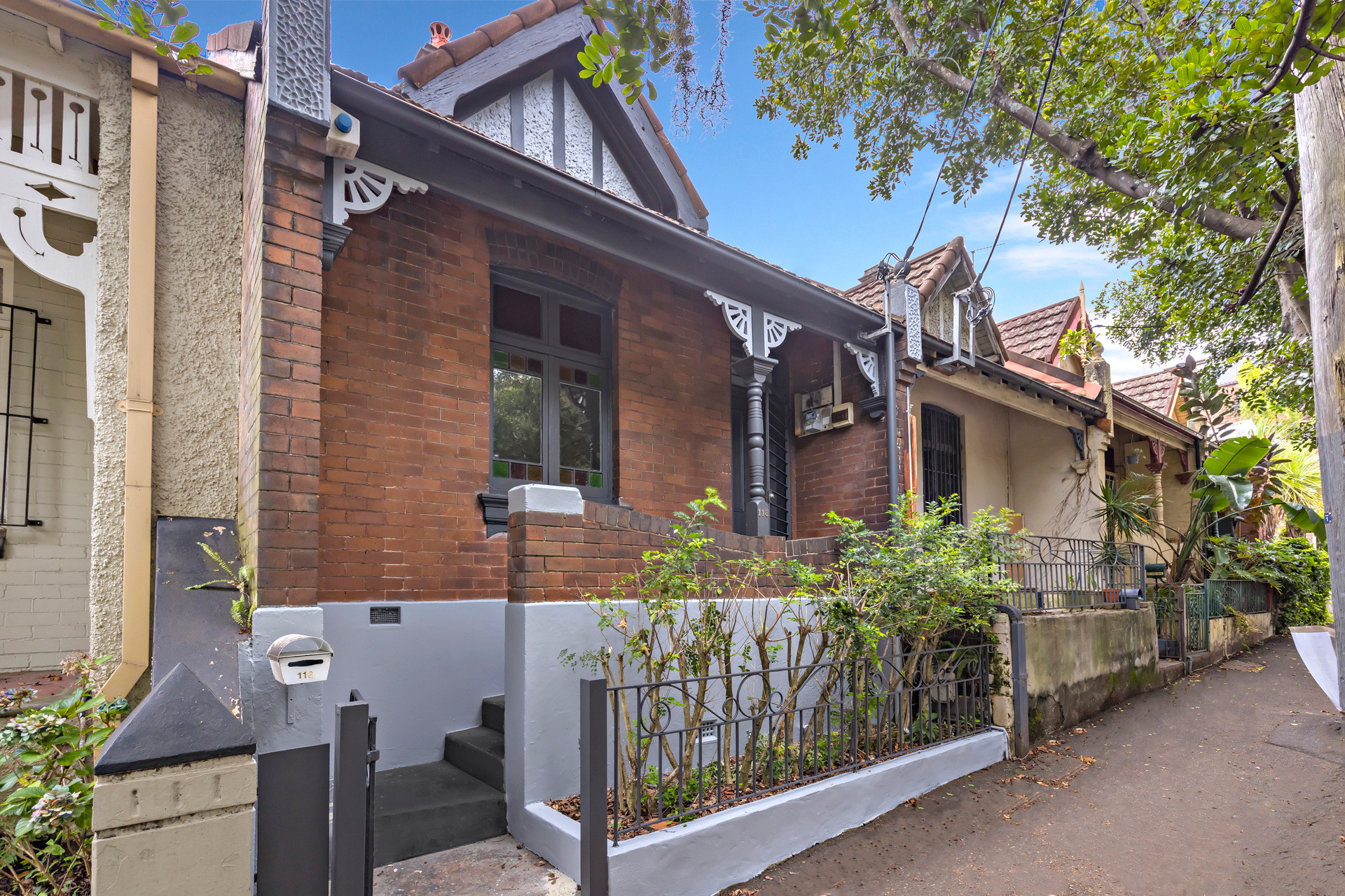 118 Burren Street, Newtown Sold by Raine & Horne Newtown - image 1