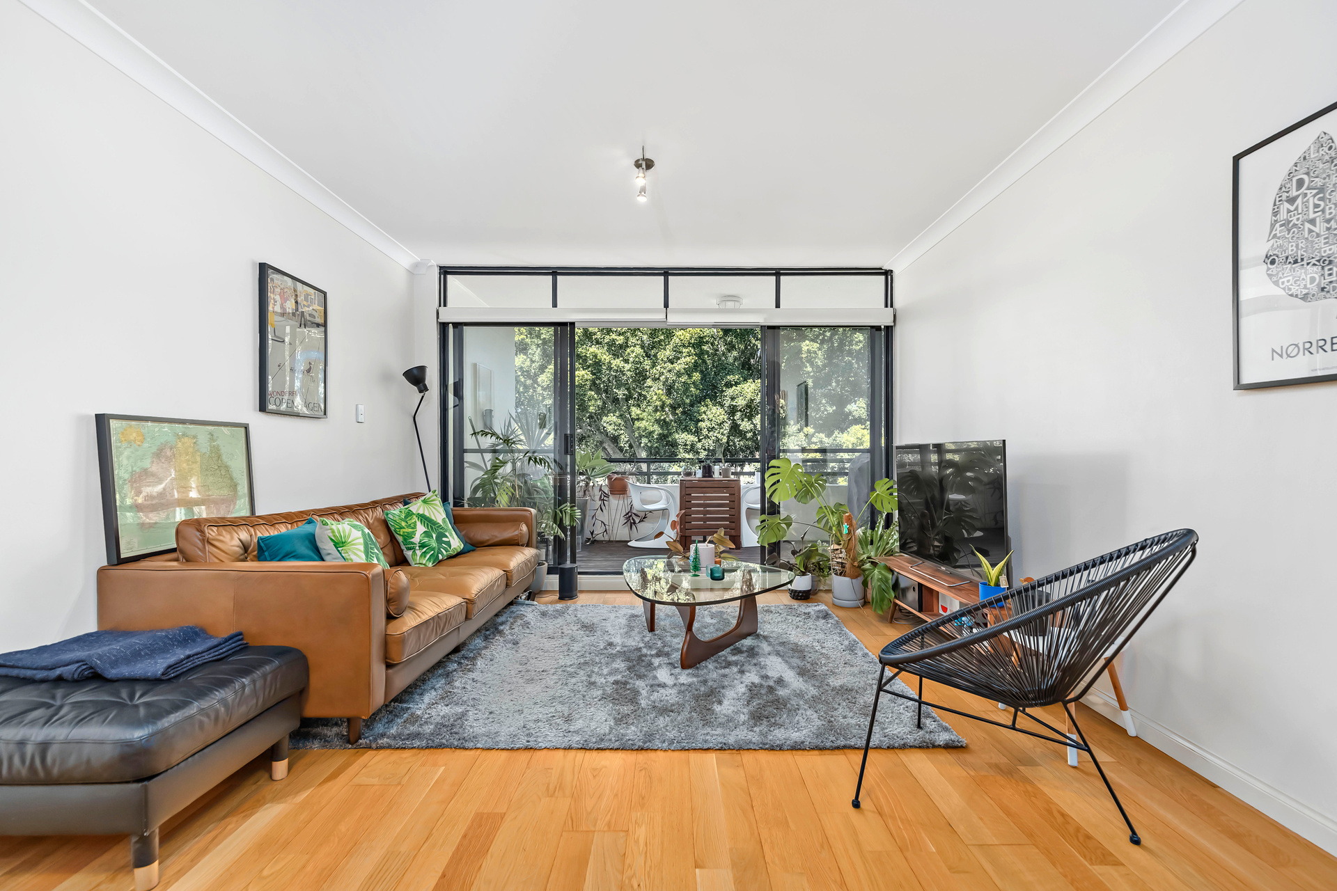 18/6-8 Northwood Street, Camperdown Sold by Raine & Horne Newtown - image 1