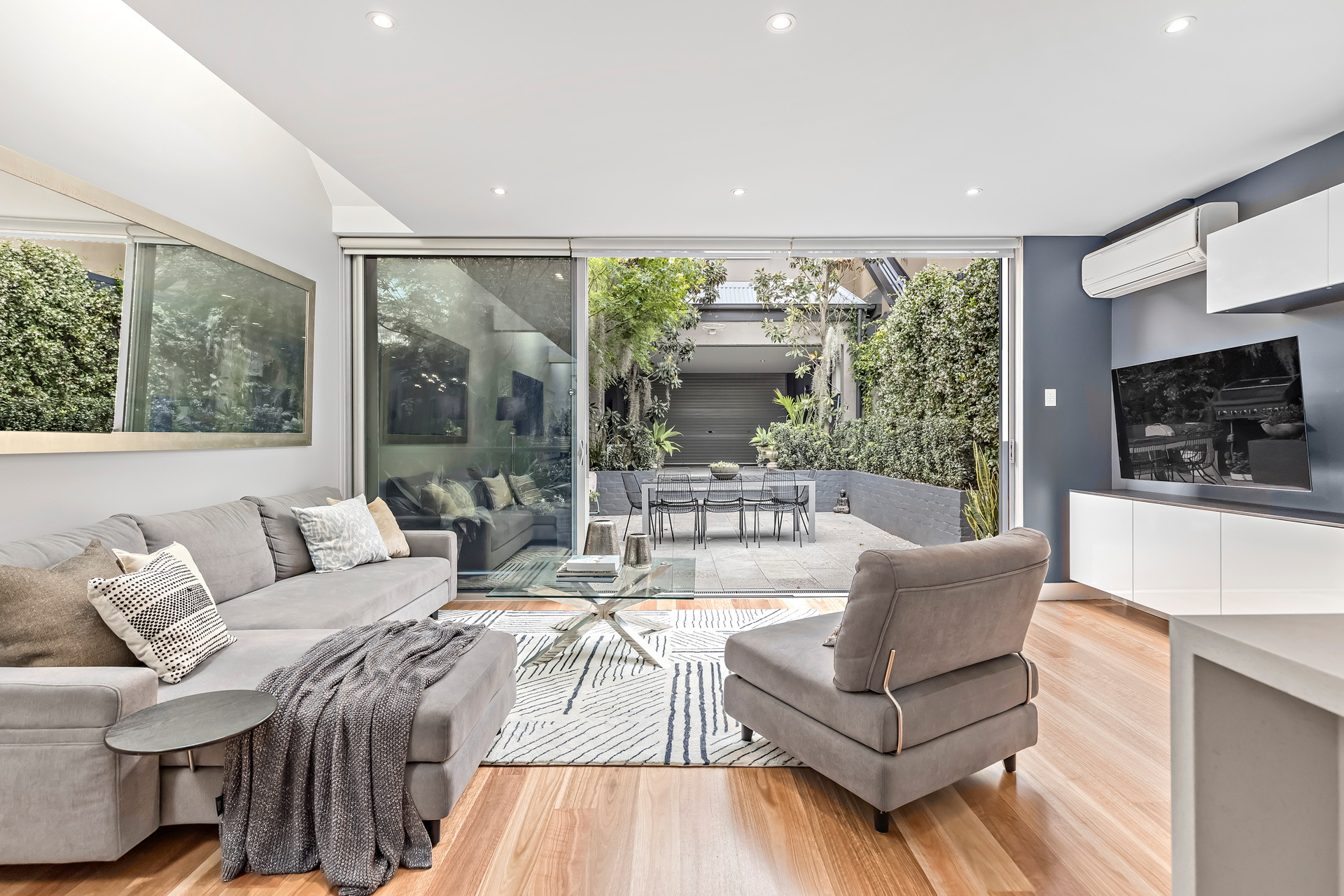 91 Burren Street, Newtown Sold by Raine & Horne Newtown - image 1