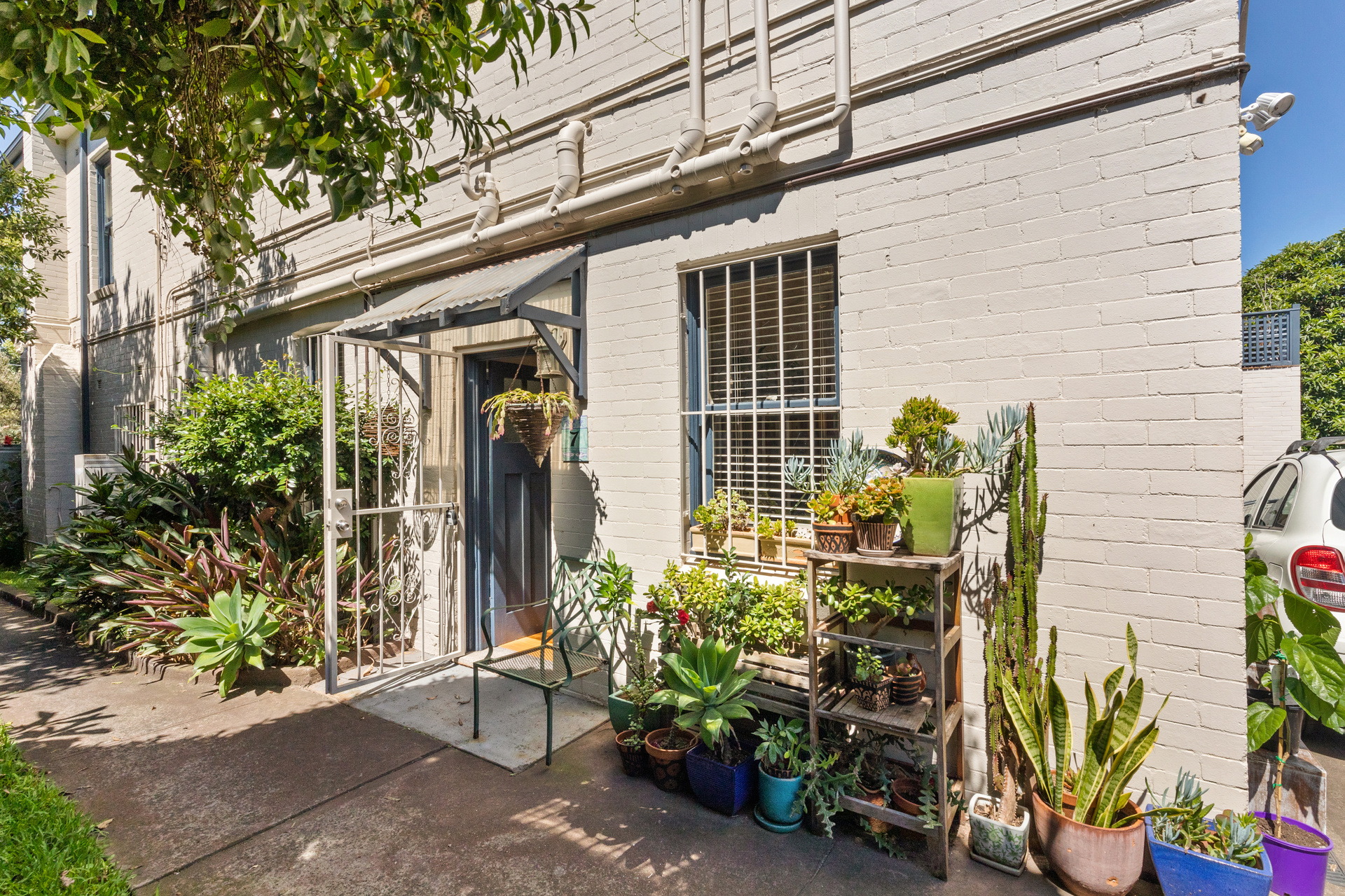 7/17 Harrow Road, Stanmore Sold by Raine & Horne Newtown - image 1