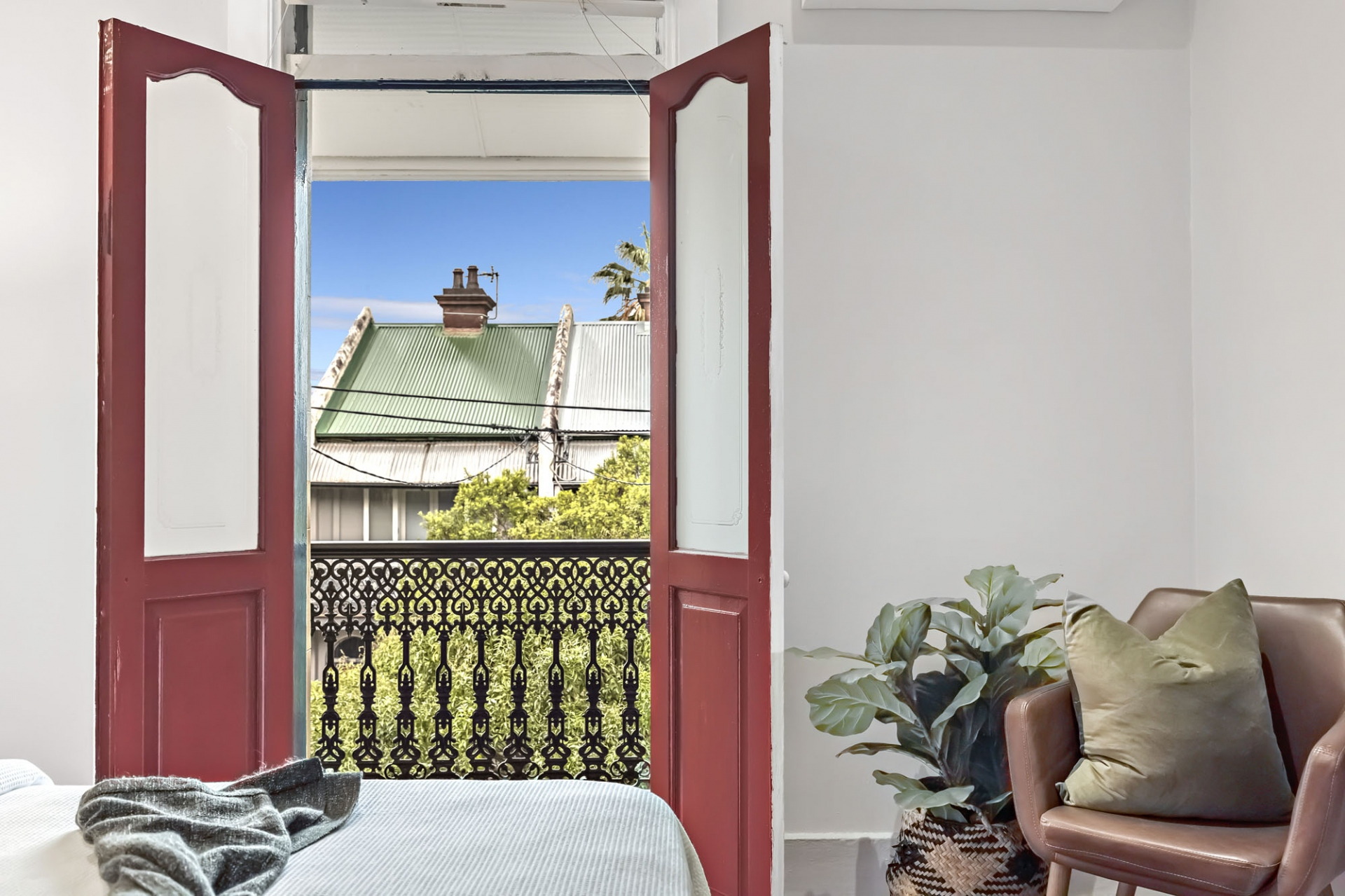 69 Rose Street, Chippendale Sold by Raine & Horne Newtown - image 1