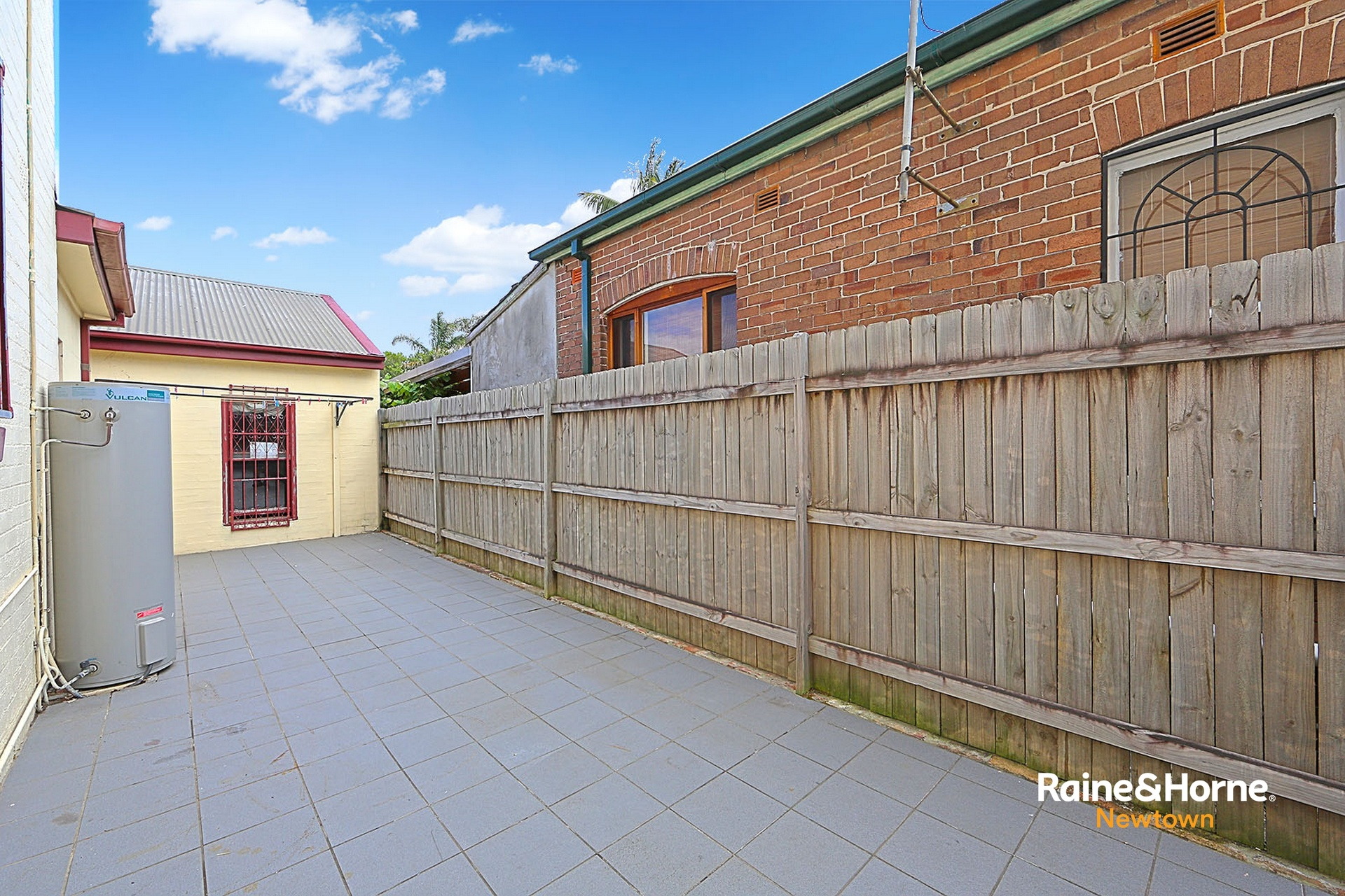 140 Flood Street, Leichhardt Leased by Raine & Horne Newtown - image 1