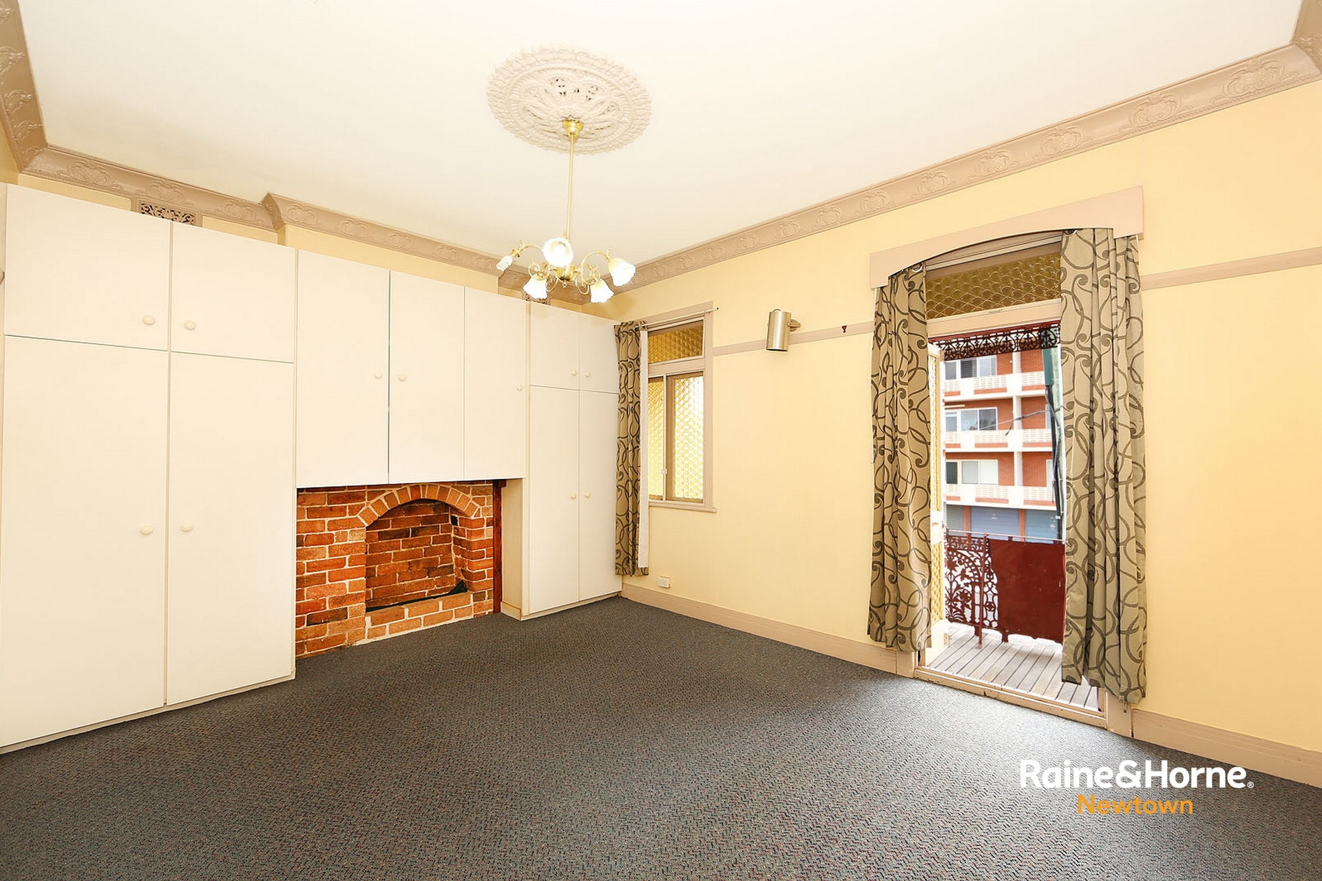 140 Flood Street, Leichhardt Leased by Raine & Horne Newtown - image 1