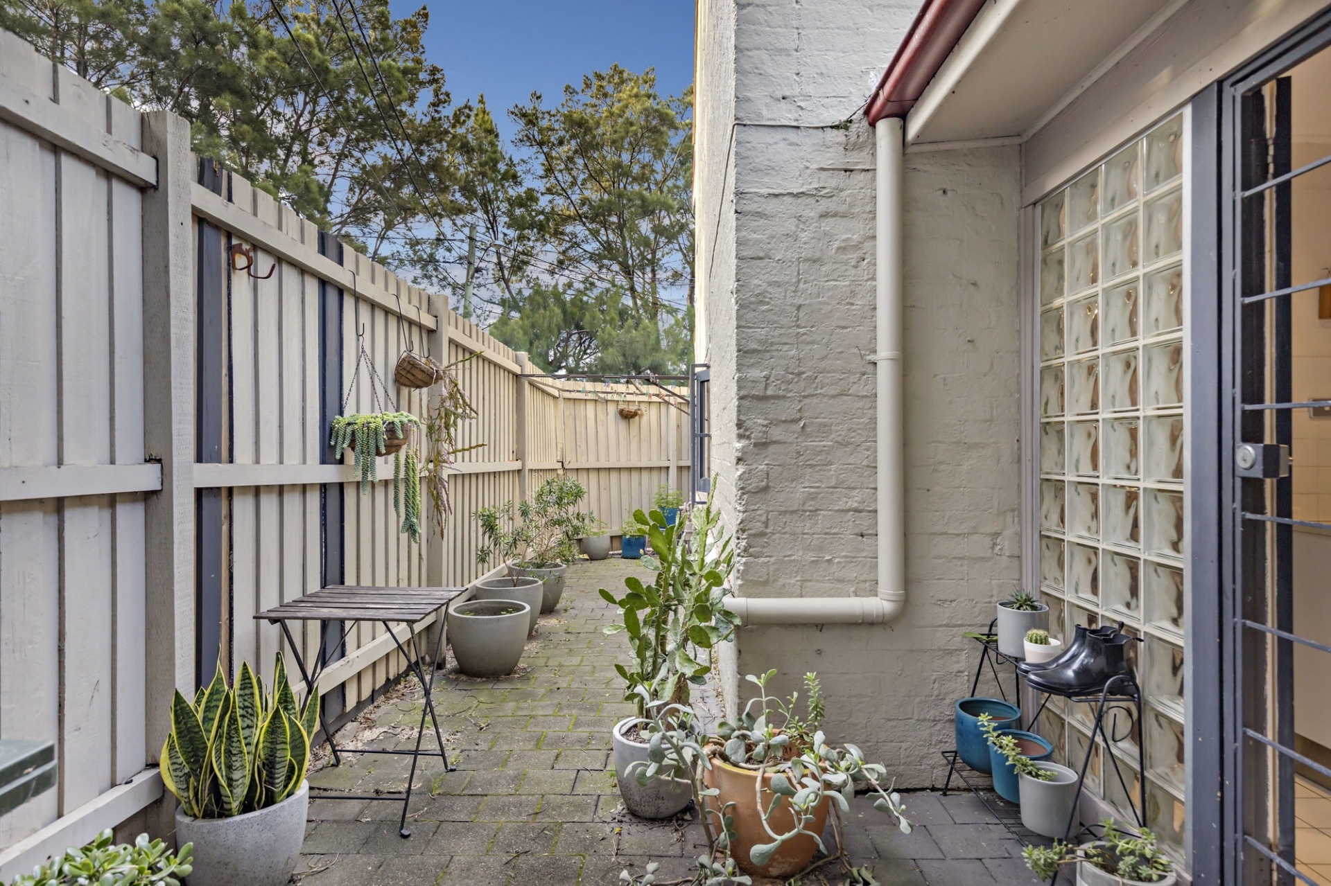 91 Railway Parade, Erskineville Sold by Raine & Horne Newtown - image 1