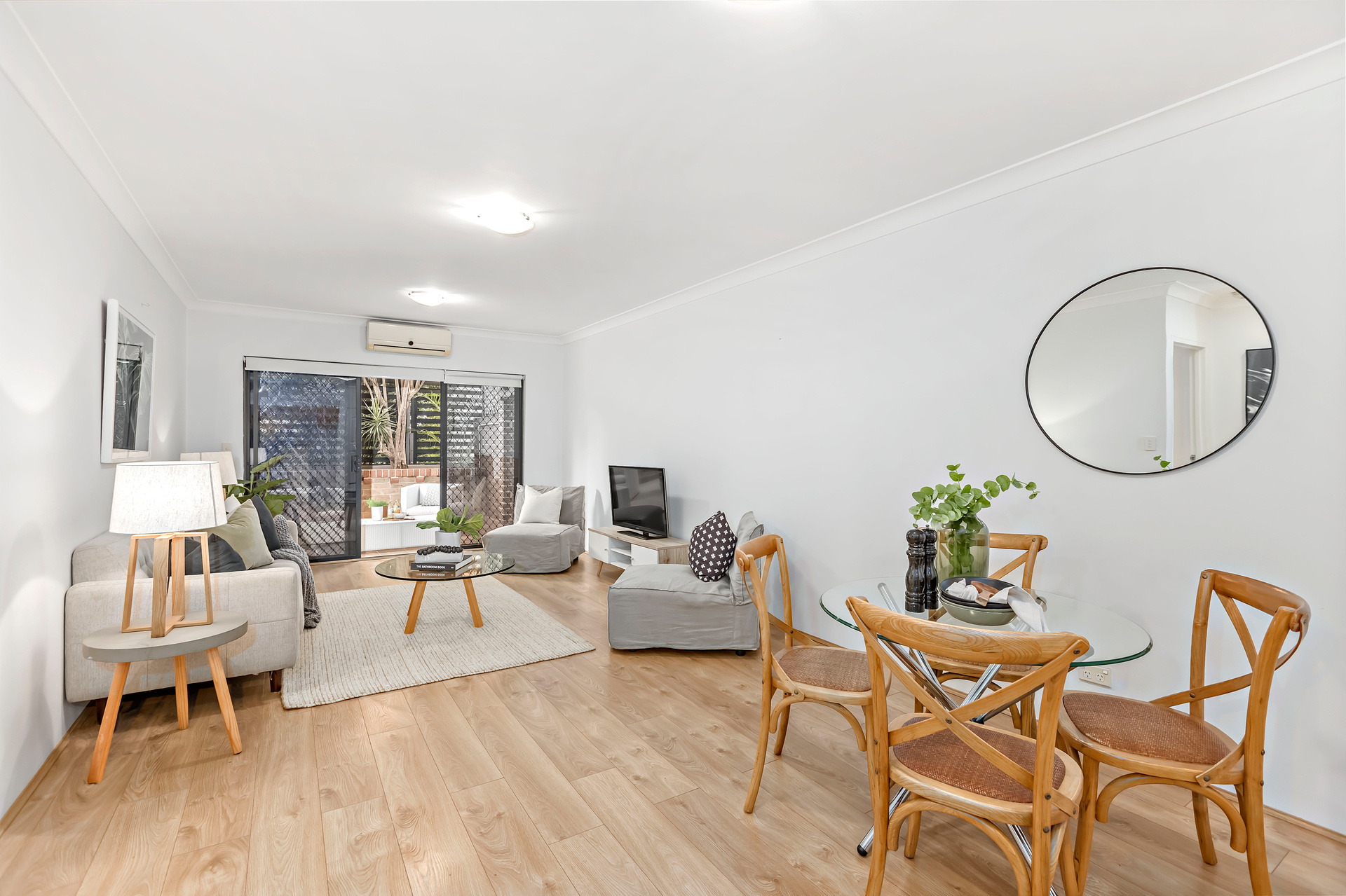 1/11-17 Wyndham Street, Alexandria Sold by Raine & Horne Newtown - image 1