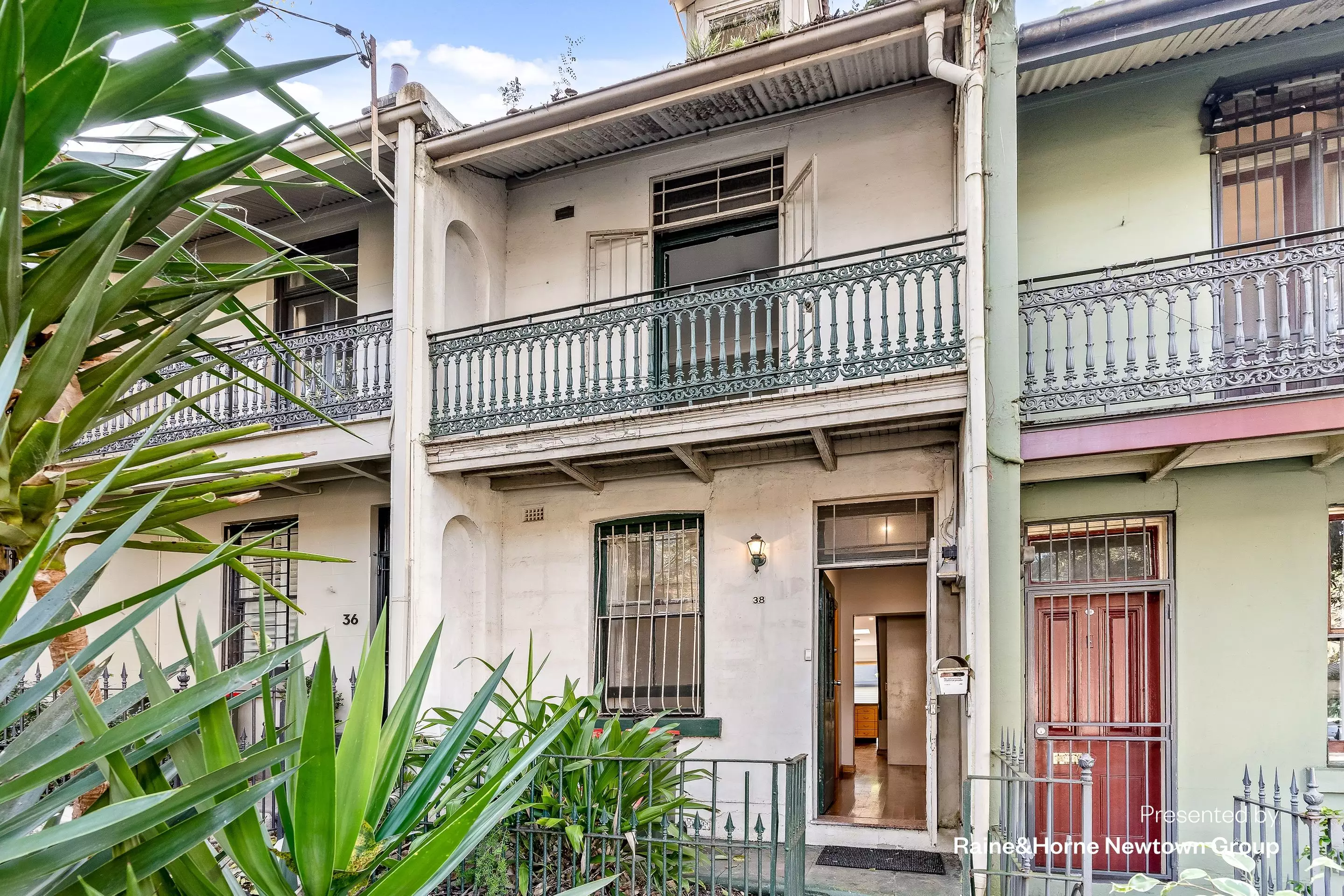 38 Myrtle Street, Chippendale Leased by Raine & Horne Newtown - image 1