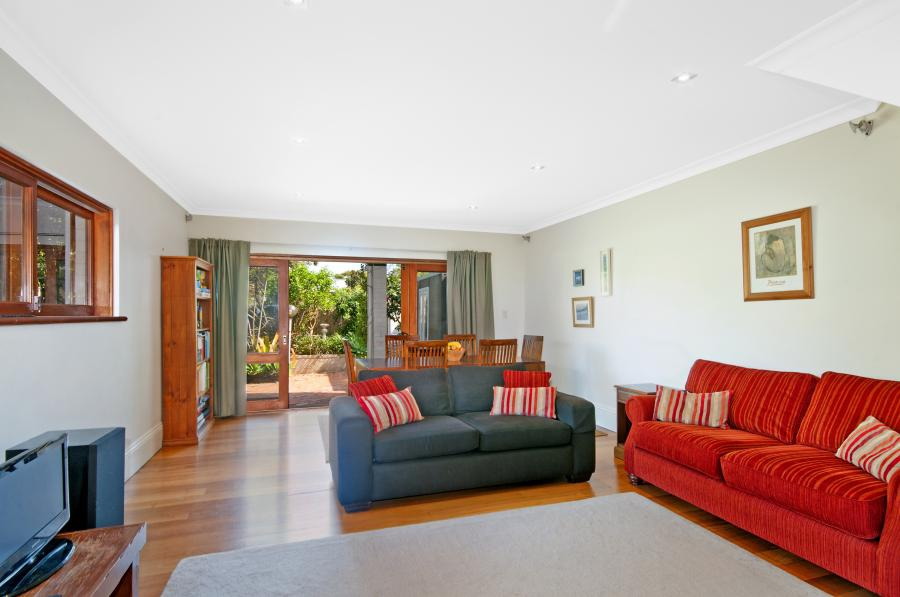 12 Gordon Square, Marrickville Sold by Raine & Horne Newtown - image 1