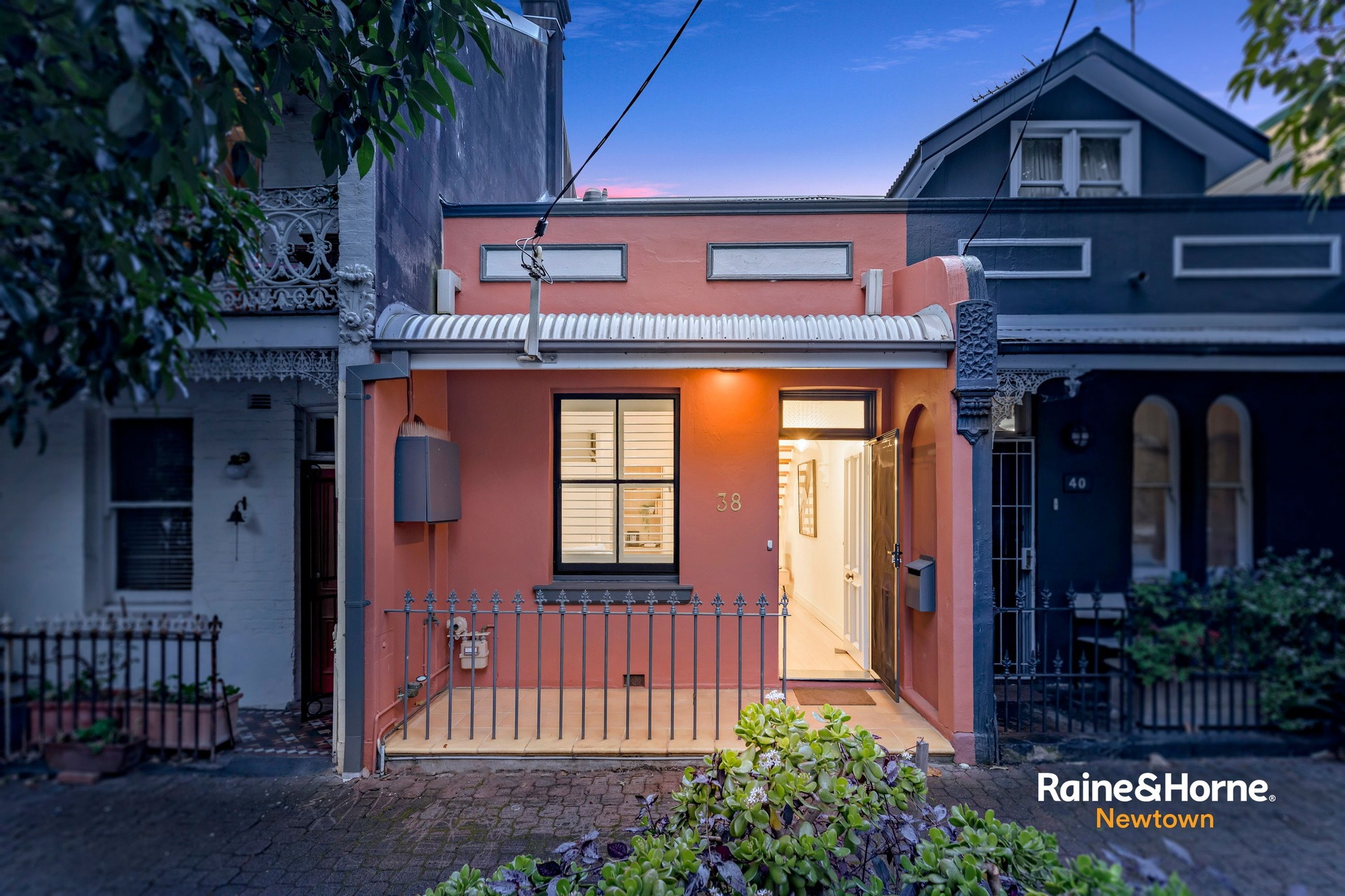 38 Rose Street, Chippendale Sold by Raine & Horne Newtown - image 1