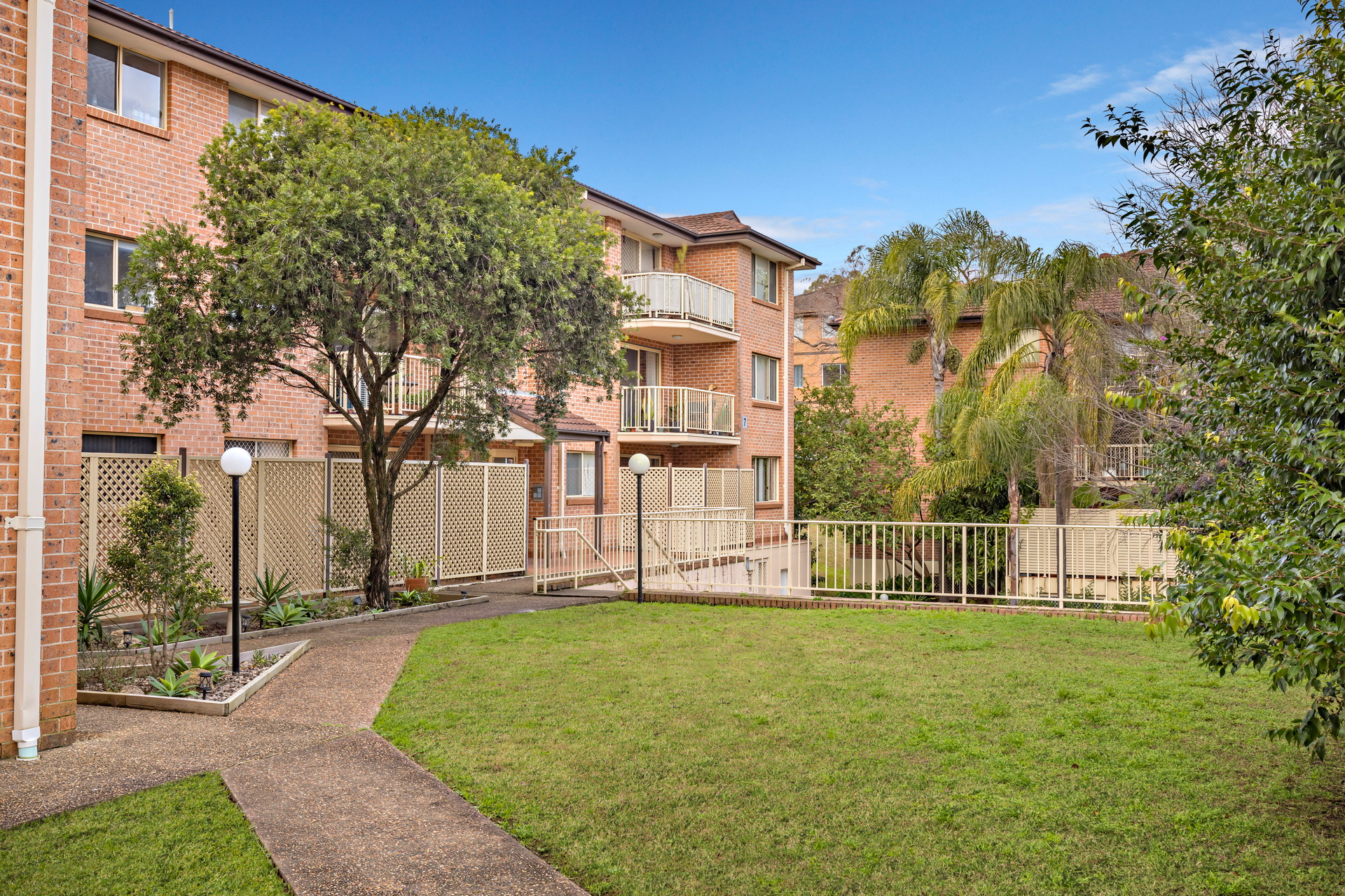 2/5-7 Hill Street, Marrickville Sold by Raine & Horne Newtown - image 1