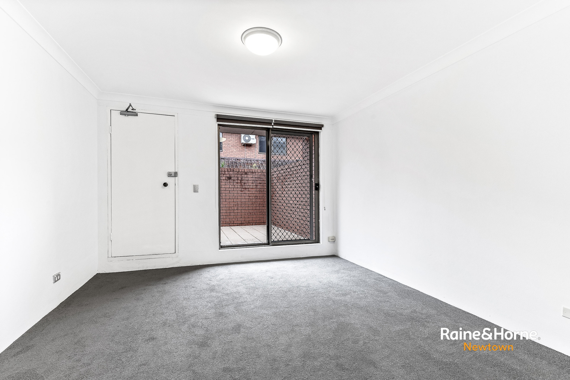 4/20 Moorgate Street, Chippendale Leased by Raine & Horne Newtown - image 1