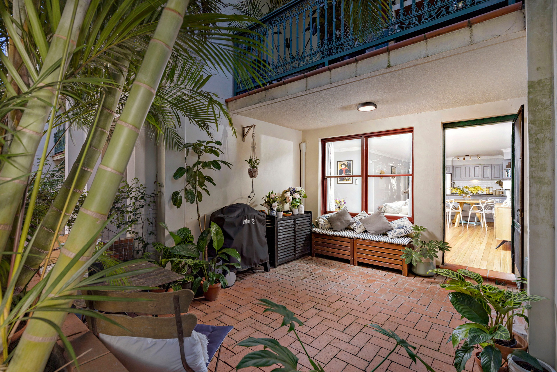 8/58 Park Street, Erskineville Sold by Raine & Horne Newtown - image 1