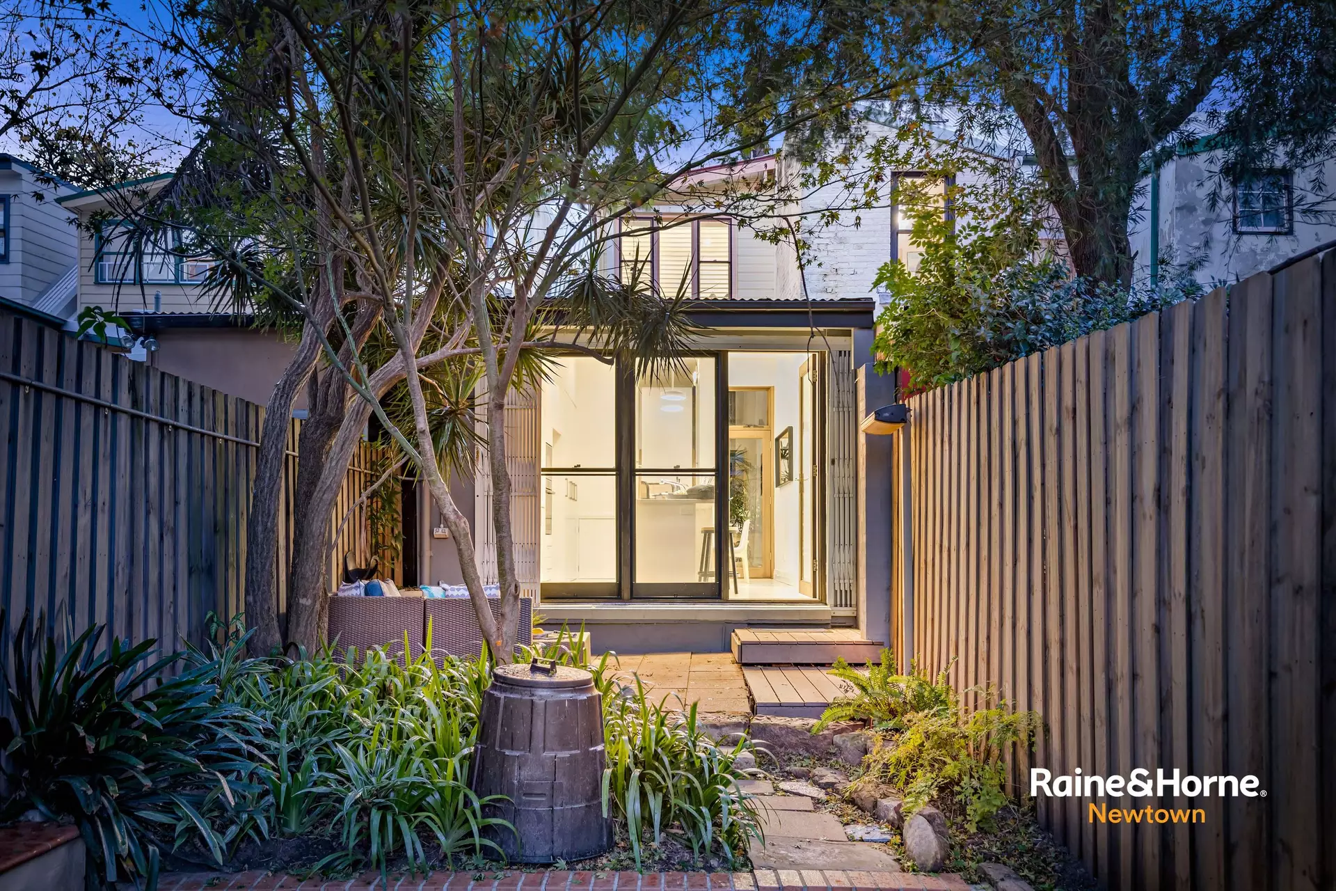 38 Rose Street, Chippendale Leased by Raine & Horne Newtown - image 1