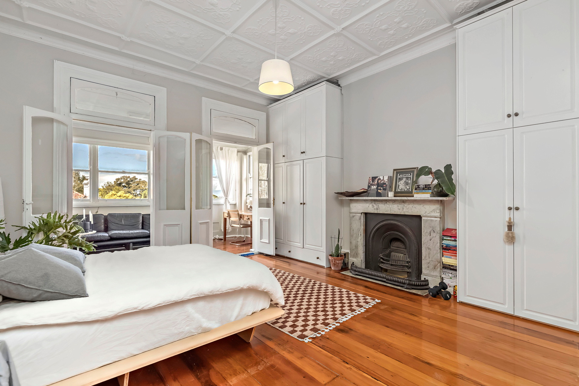 40 Albert Street, Petersham Sold by Raine & Horne Newtown - image 1