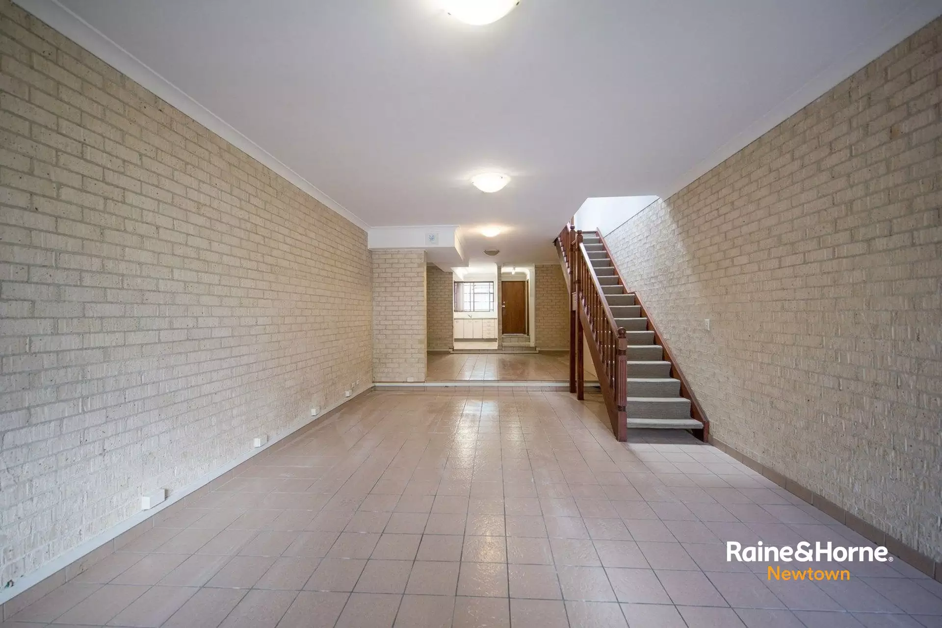 26 Belmore Street, Surry Hills Leased by Raine & Horne Newtown - image 1
