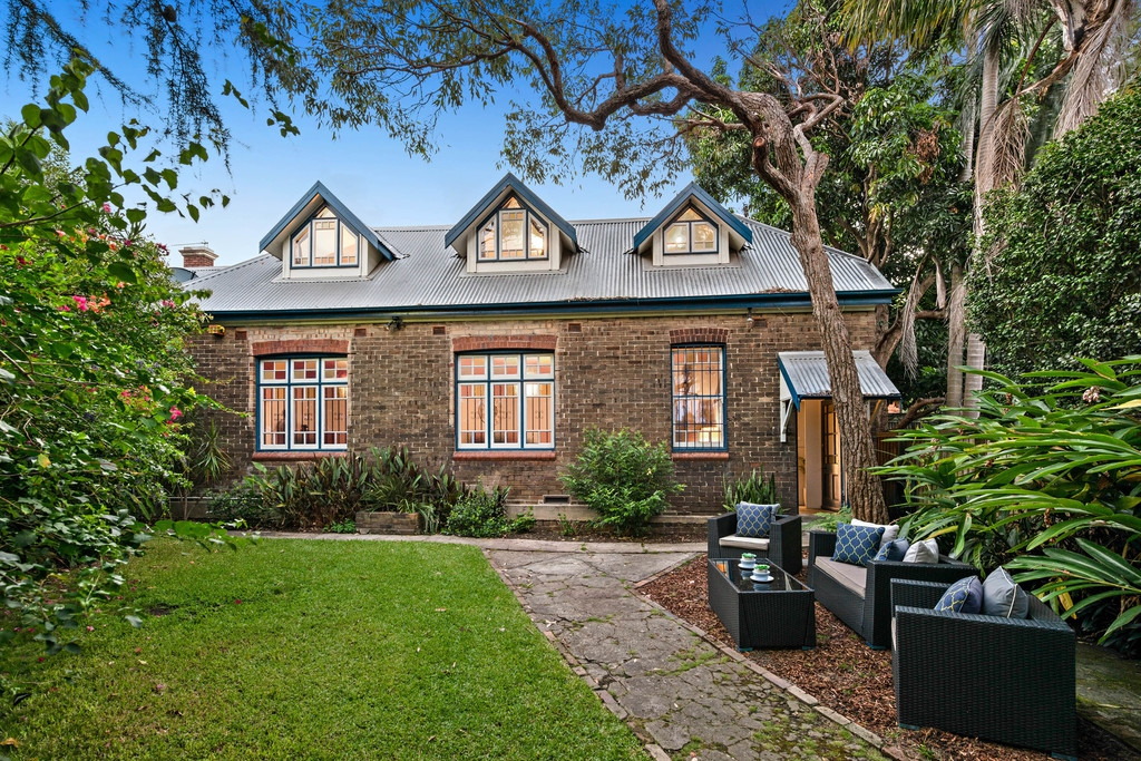 2 Burren Street, Erskineville Sold by Raine & Horne Newtown - image 1