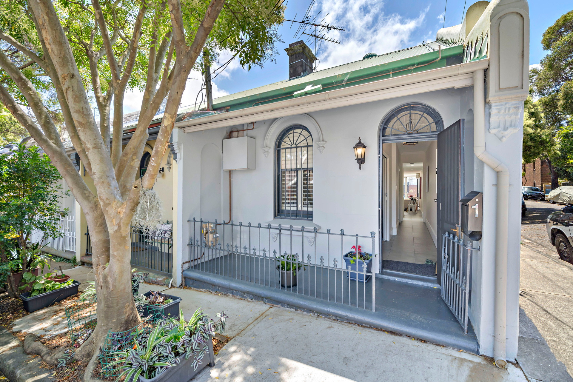 1 Fulham Street, Newtown Sold by Raine & Horne Newtown - image 1