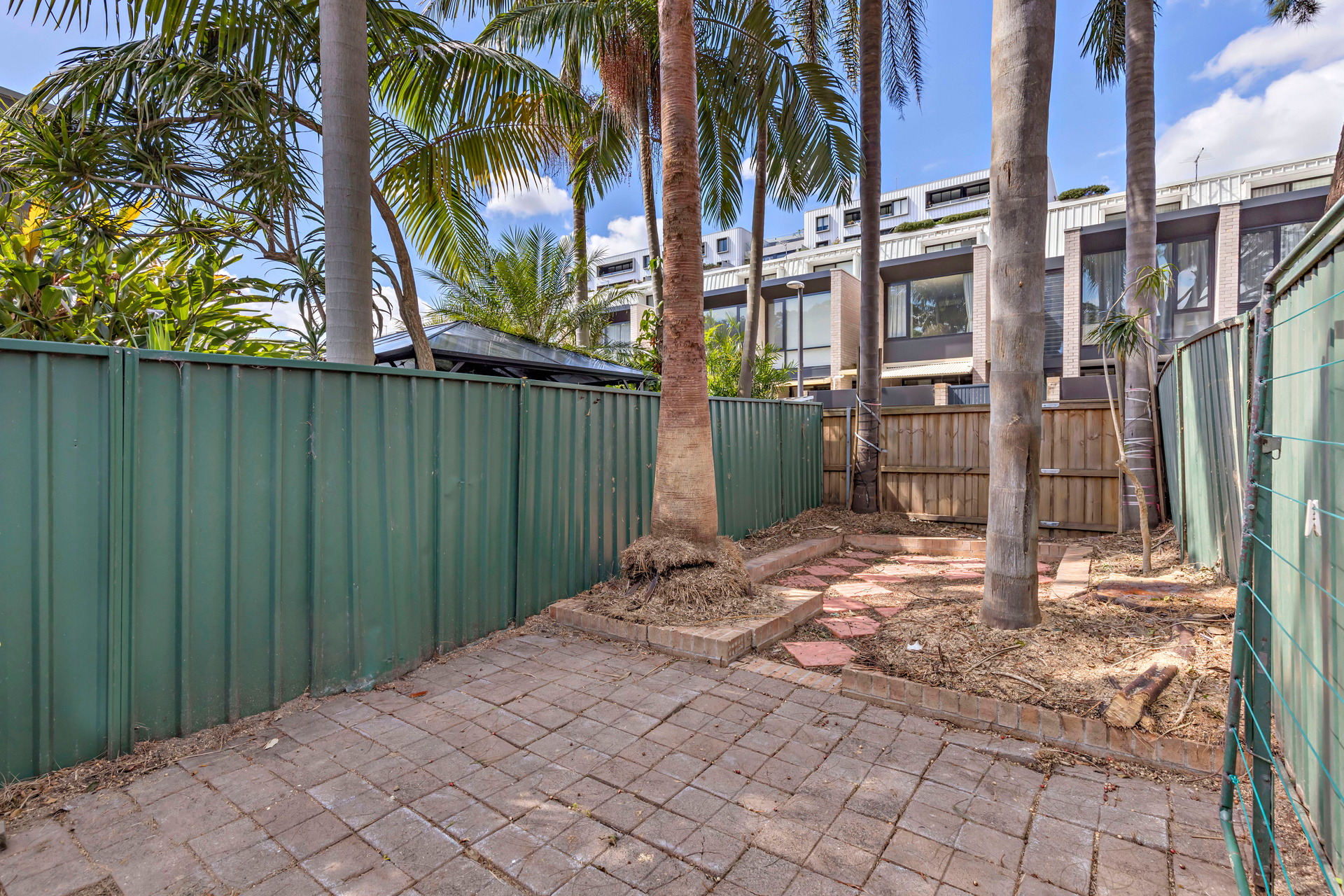 33 Ashmore Street, Erskineville Sold by Raine & Horne Newtown - image 1