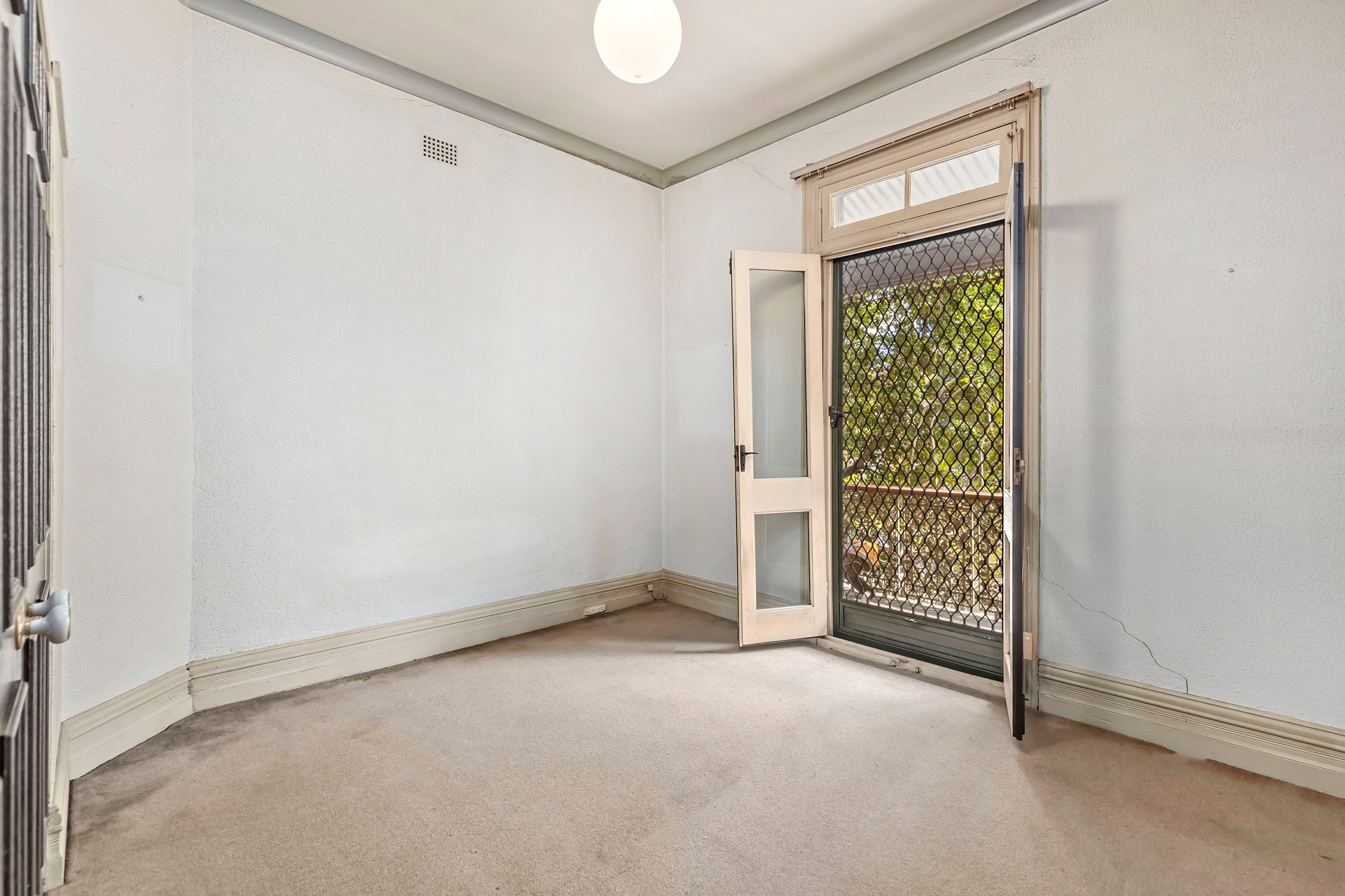 33 Ashmore Street, Erskineville Sold by Raine & Horne Newtown - image 1