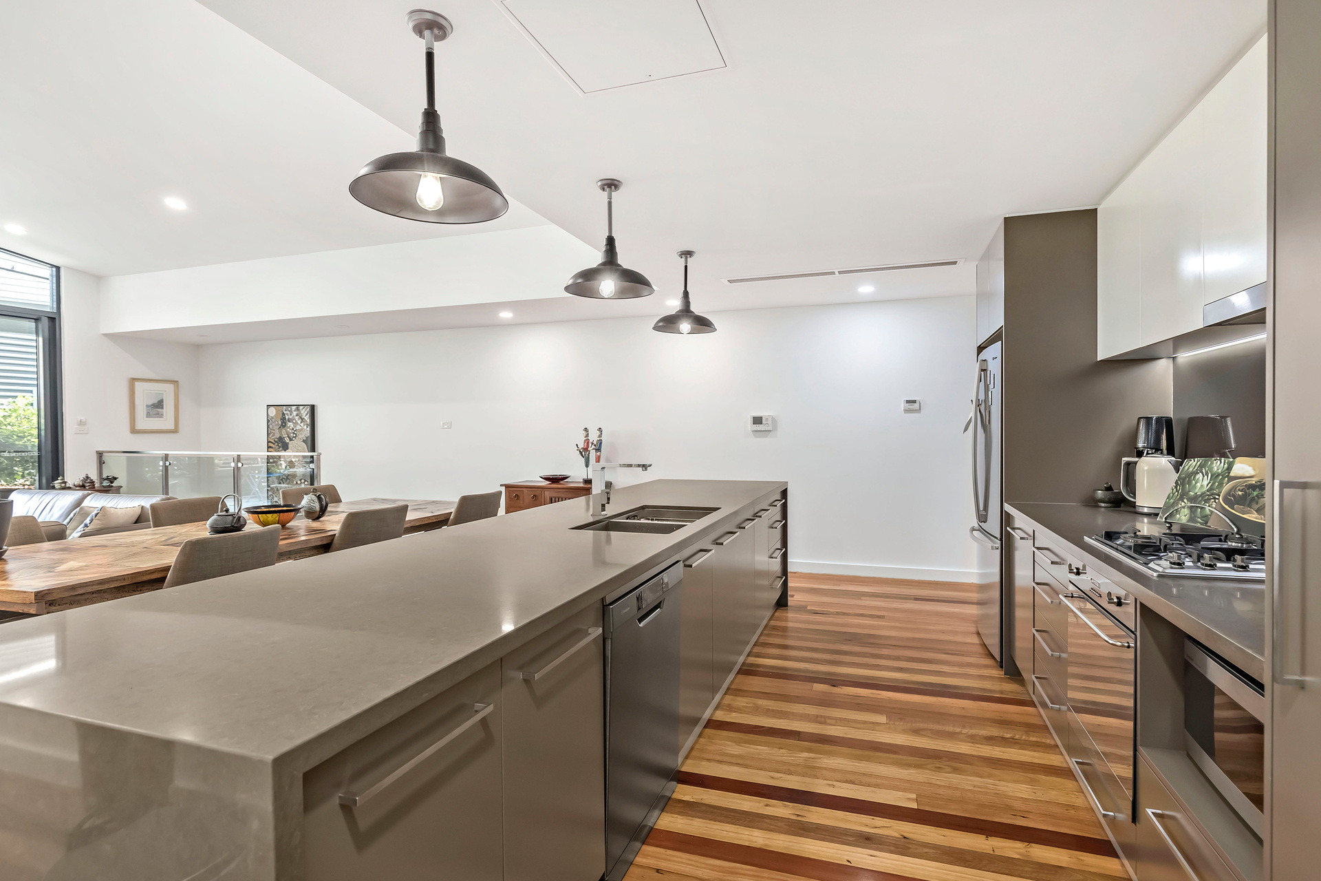 16/1-19 Gibbens Street, Camperdown Sold by Raine & Horne Newtown - image 1