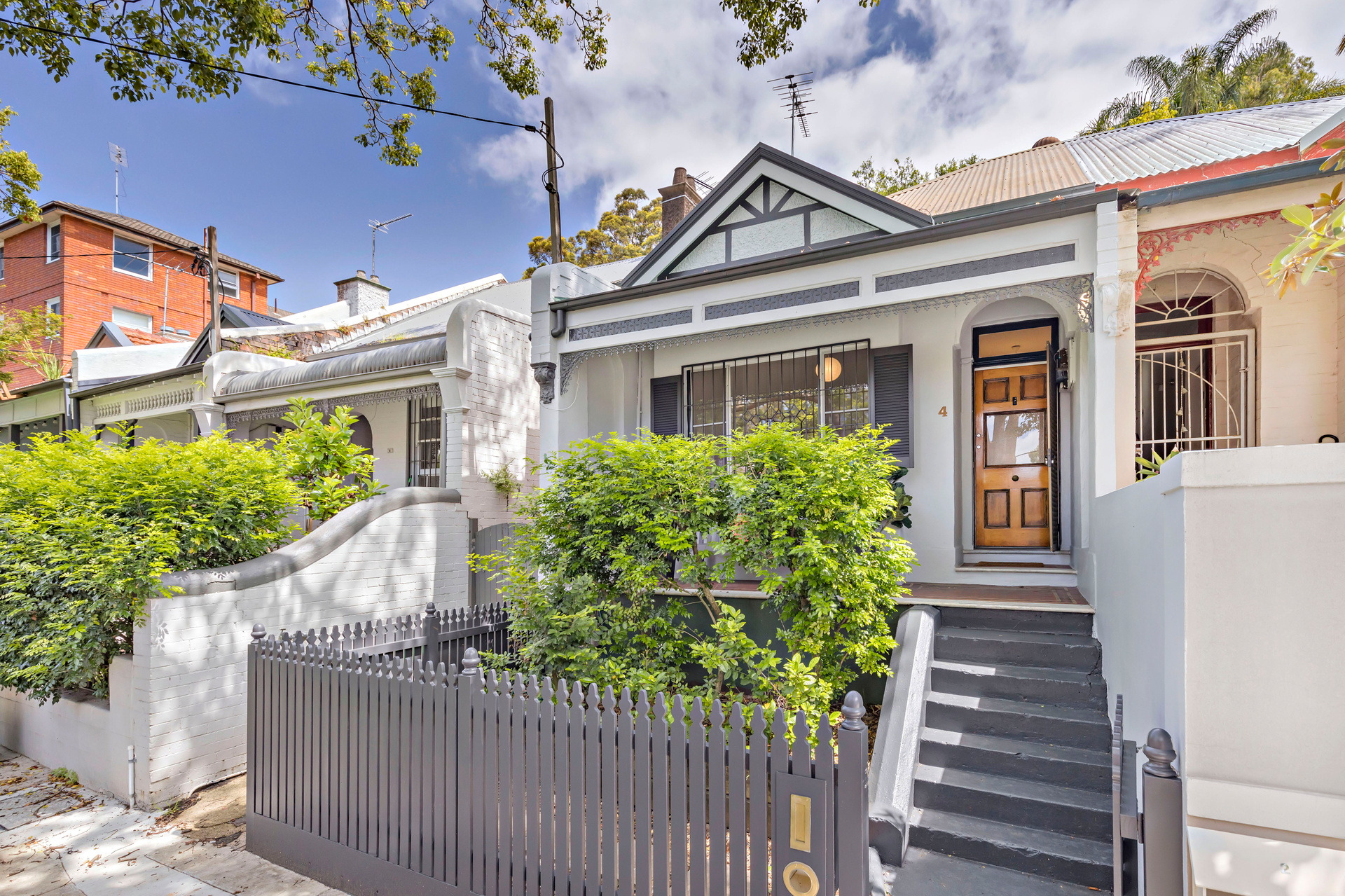 4 Bennett Street, Newtown Sold by Raine & Horne Newtown - image 1