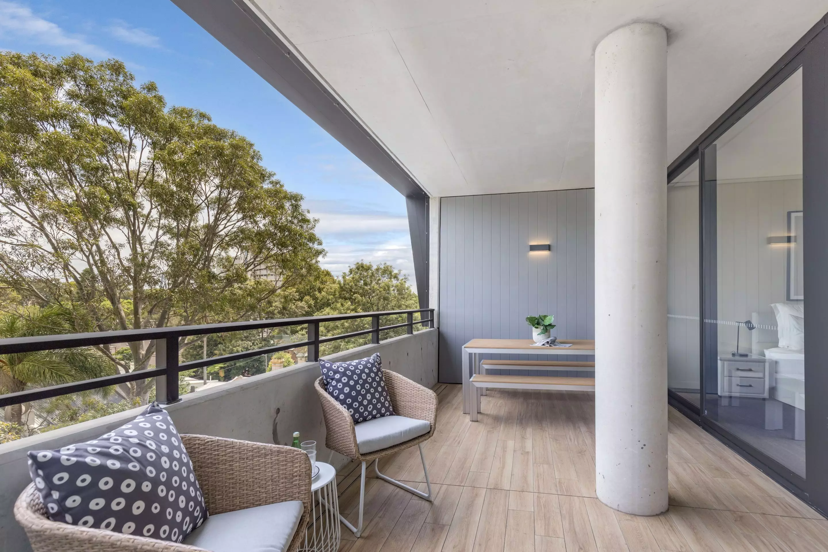 301/6 Cowper Street, Glebe Sold by Raine & Horne Newtown - image 1