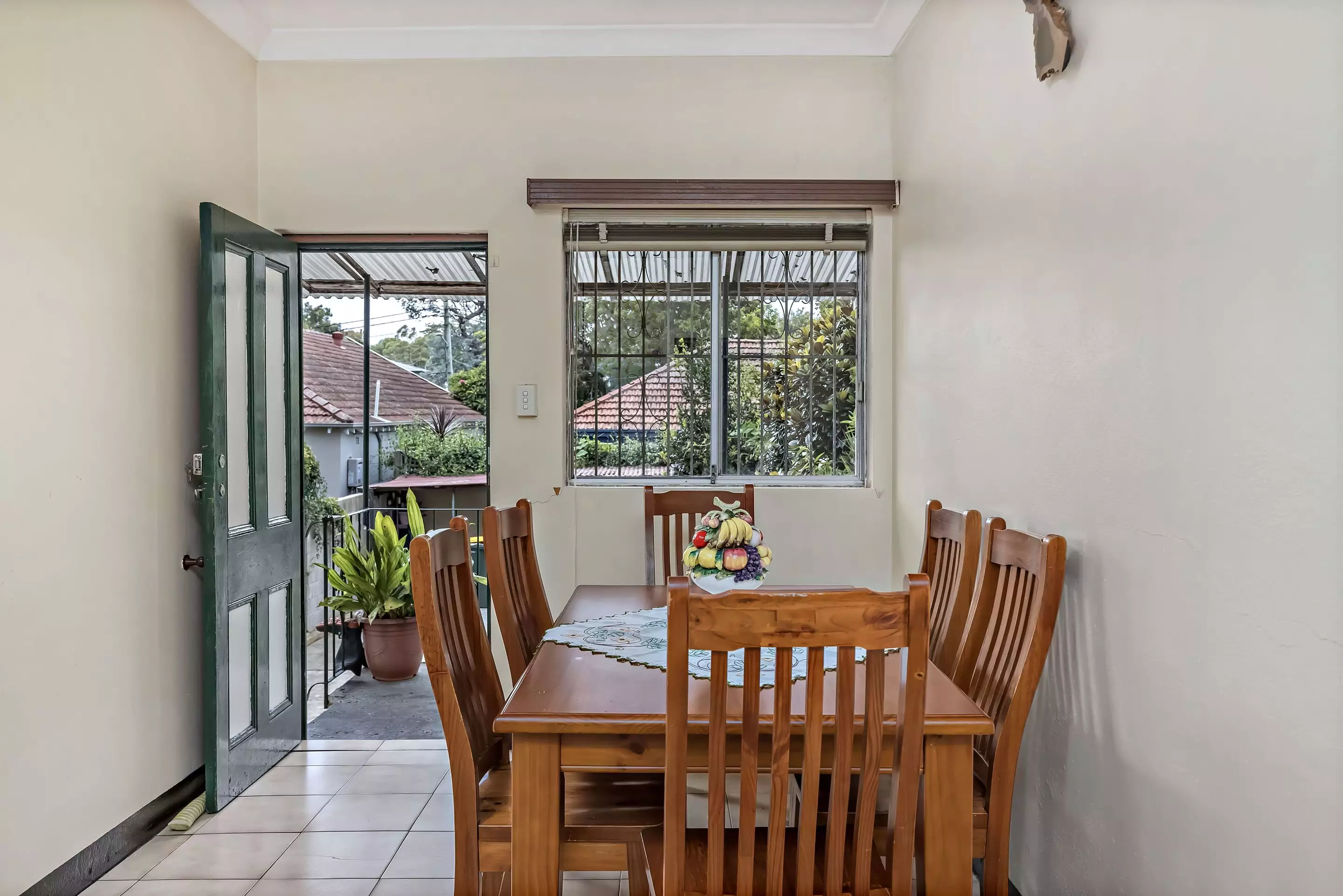 60 Wardell Road, Petersham Sold by Raine & Horne Newtown - image 1