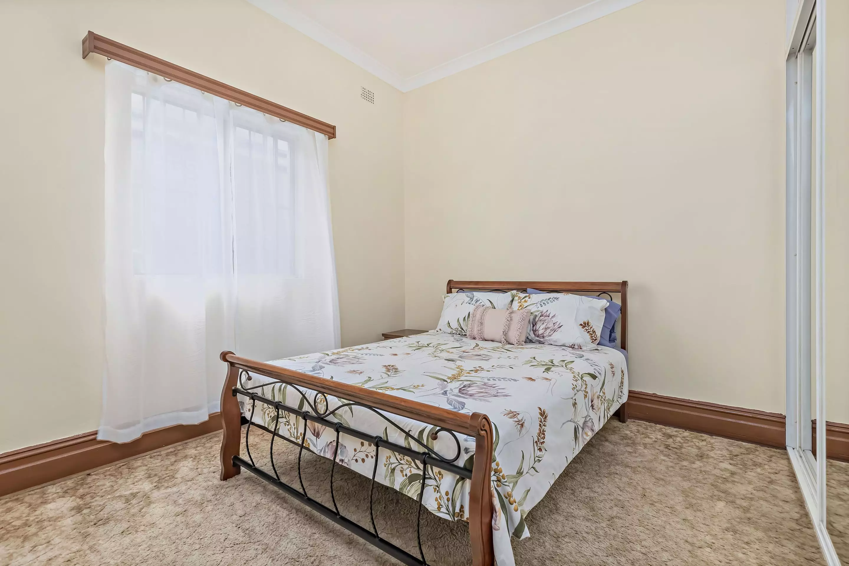 60 Wardell Road, Petersham Sold by Raine & Horne Newtown - image 1