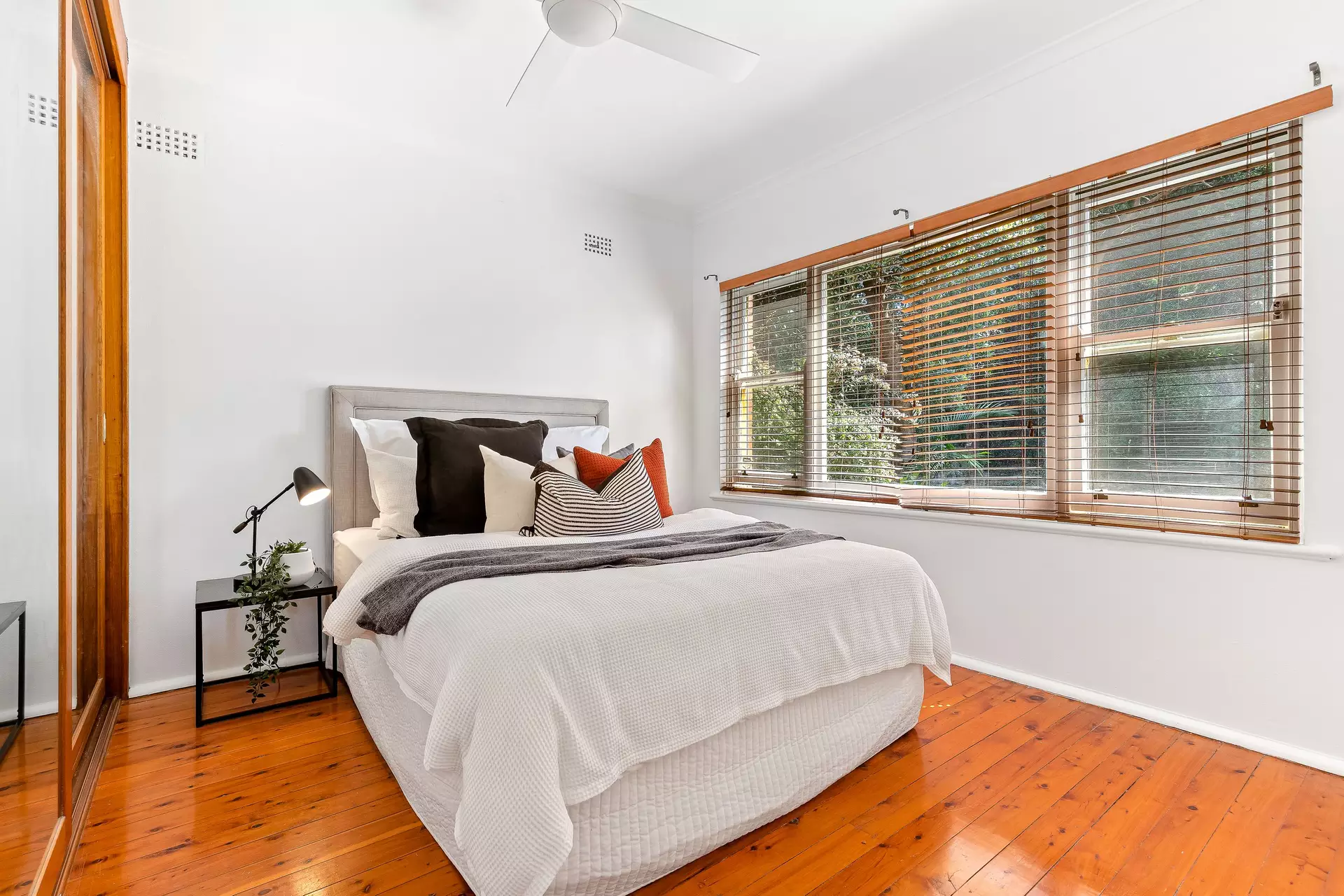 3/12 George Street, Marrickville Sold by Raine & Horne Newtown - image 1