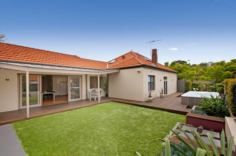 144 Cardigan Street, Stanmore Sold by Raine & Horne Newtown - image 1