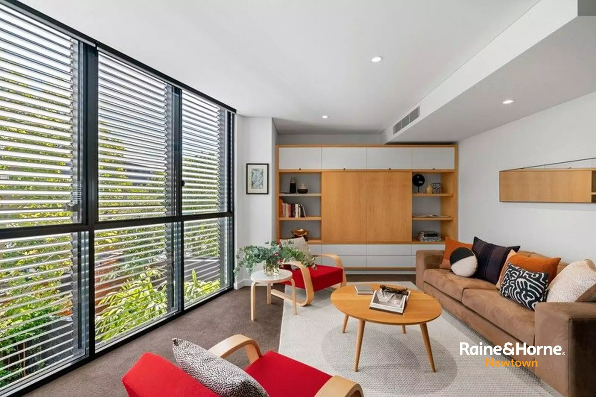 15 Gibbens Street, Camperdown Leased by Raine & Horne Newtown - image 1