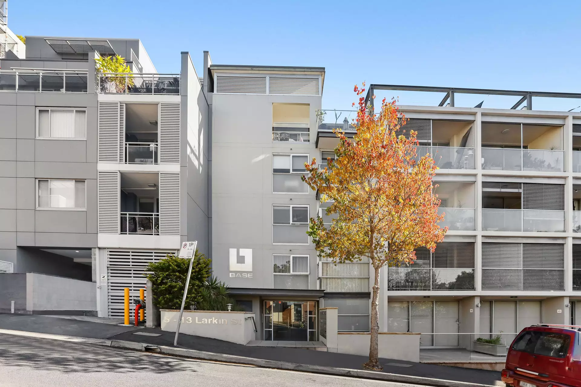 6/5-13 Larkin St, Camperdown Sold by Raine & Horne Newtown - image 1