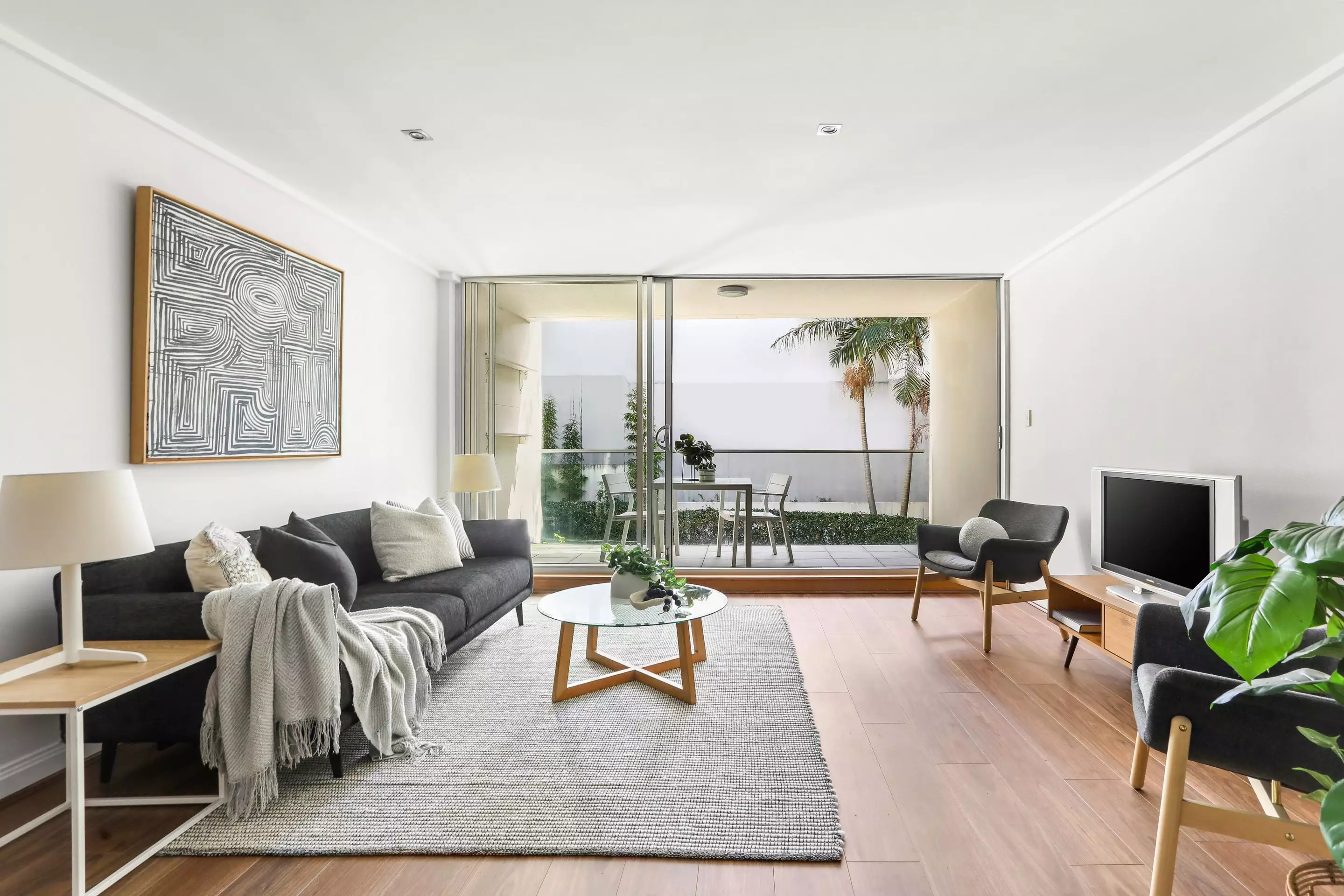 6/5-13 Larkin St, Camperdown Sold by Raine & Horne Newtown - image 1