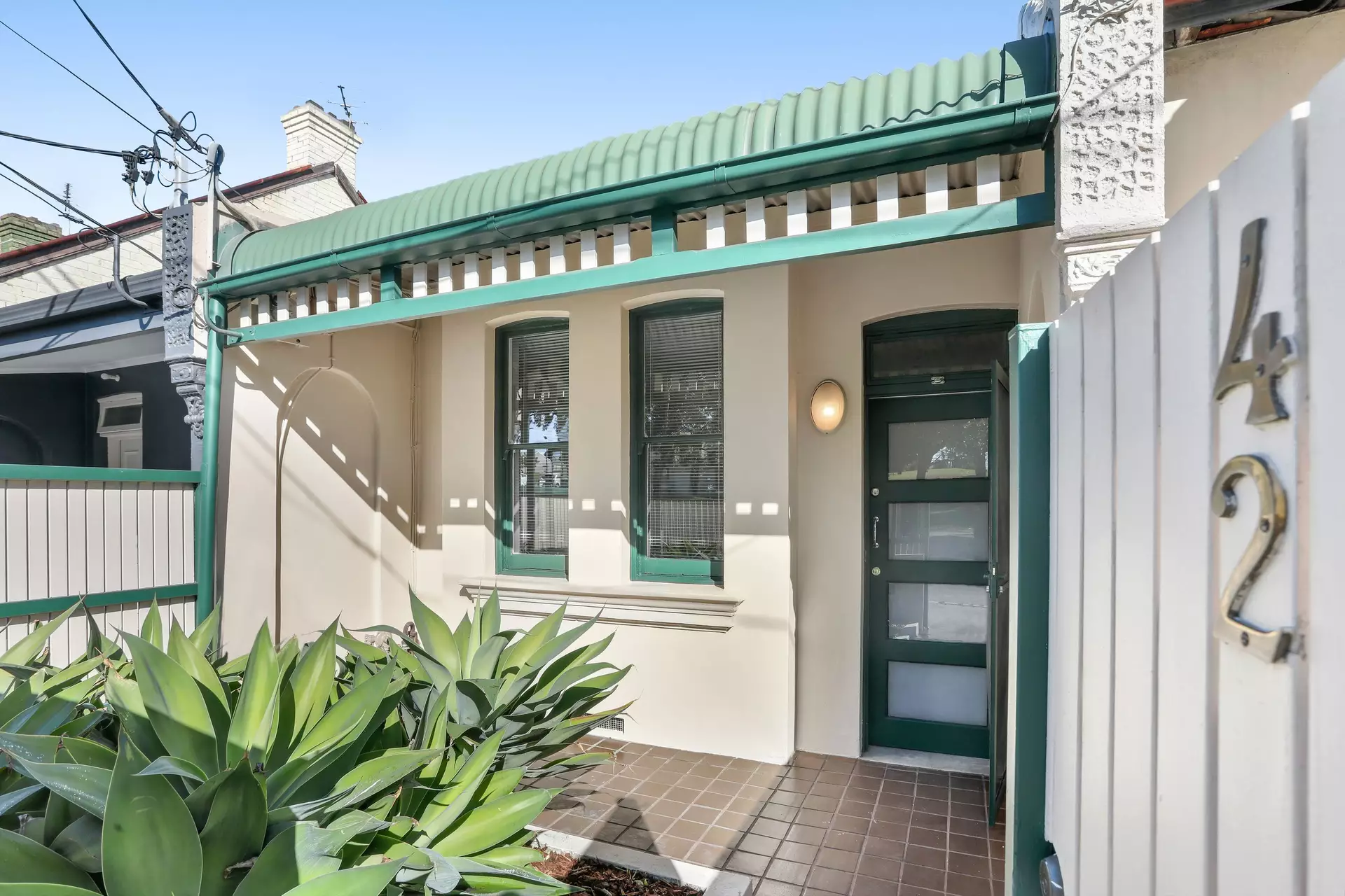 42 Railway Road, Sydenham Sold by Raine & Horne Newtown - image 1