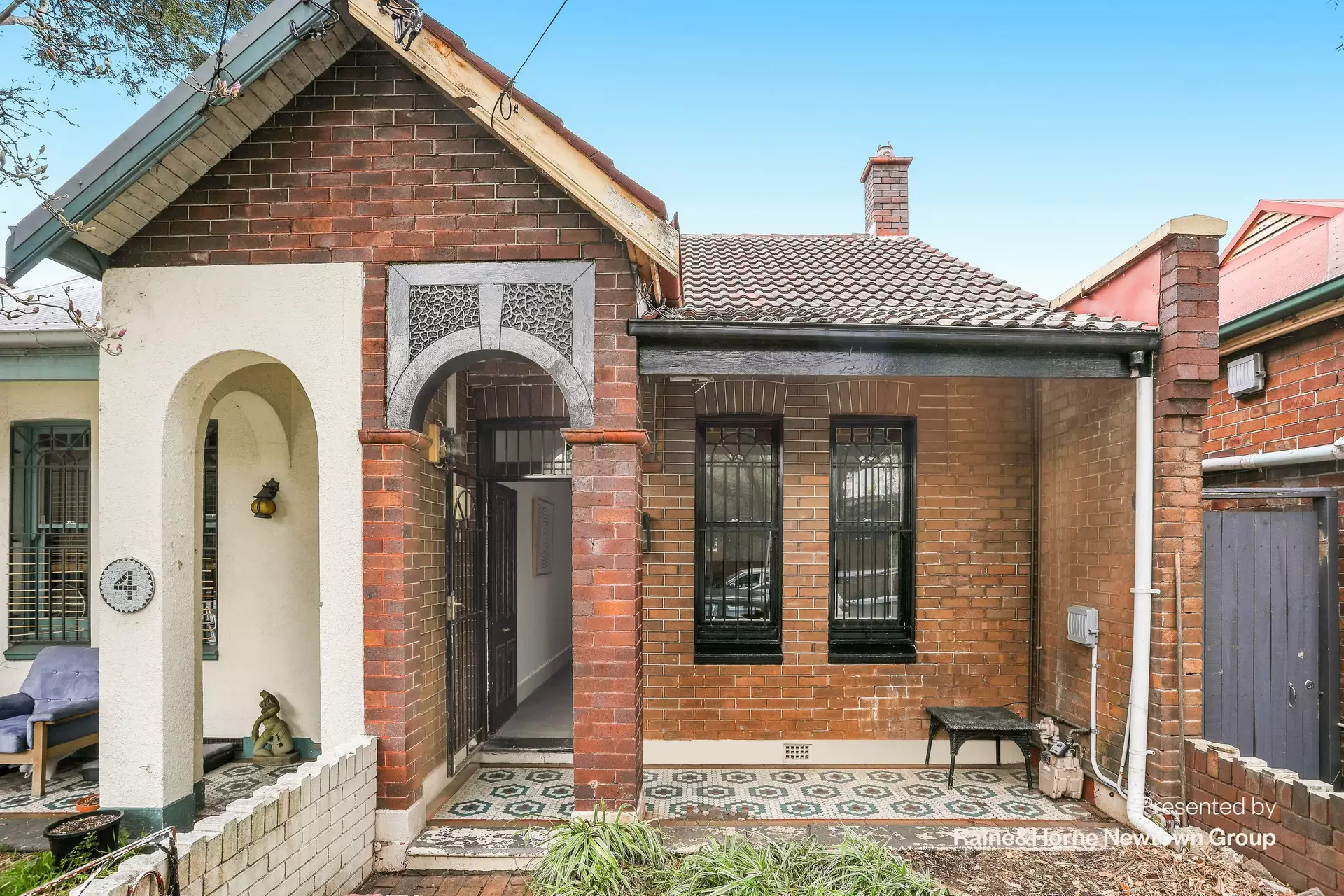 6 Darley Street, Newtown Sold by Raine & Horne Newtown - image 1