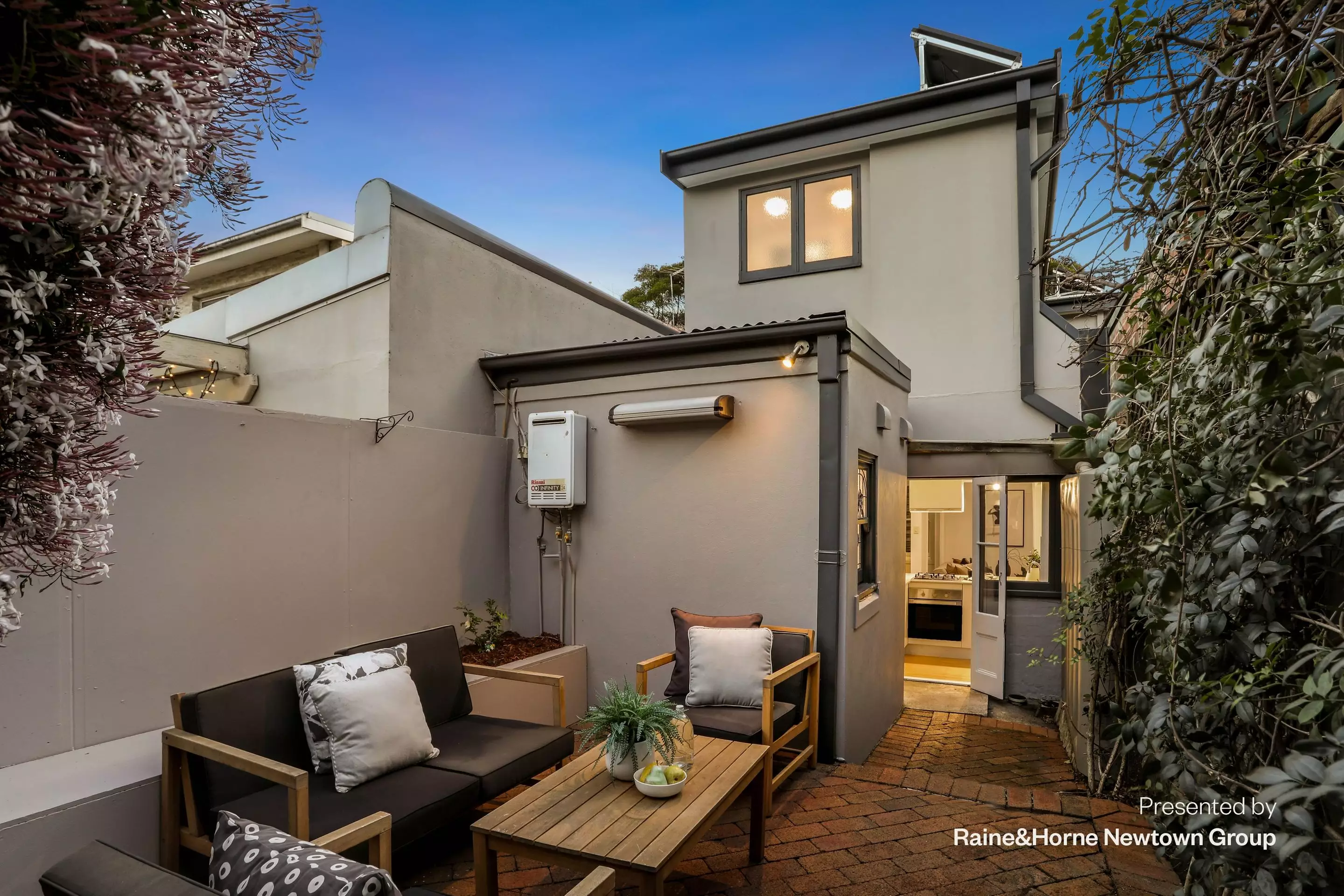 12 Ferndale Street, Newtown Sold by Raine & Horne Newtown - image 1