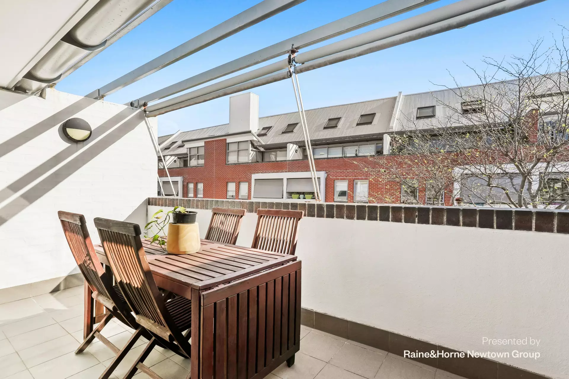 42/37 Iredale Street, Newtown Sold by Raine & Horne Newtown - image 1