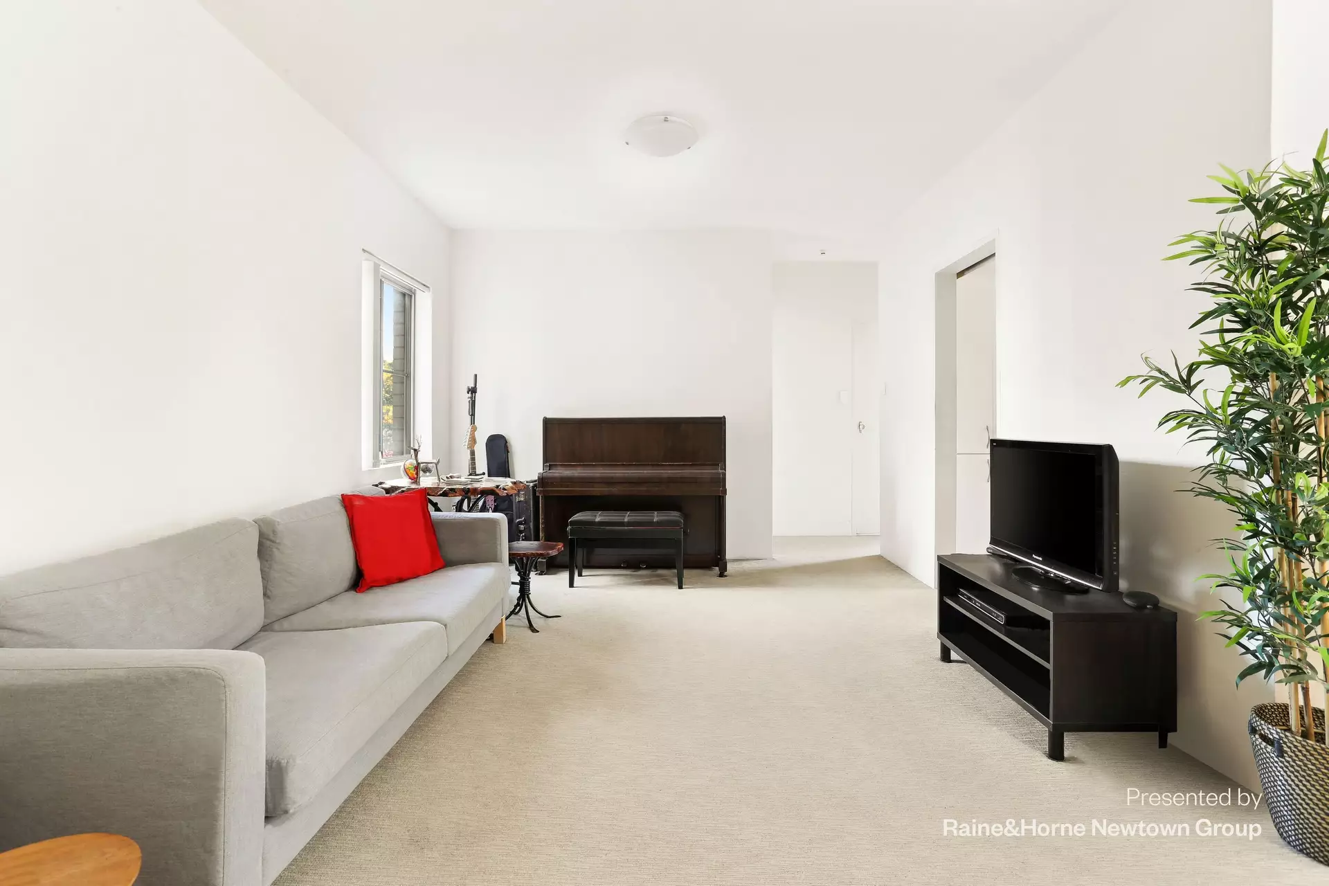 19/8-12 Hunter Street, Lewisham Sold by Raine & Horne Newtown - image 1