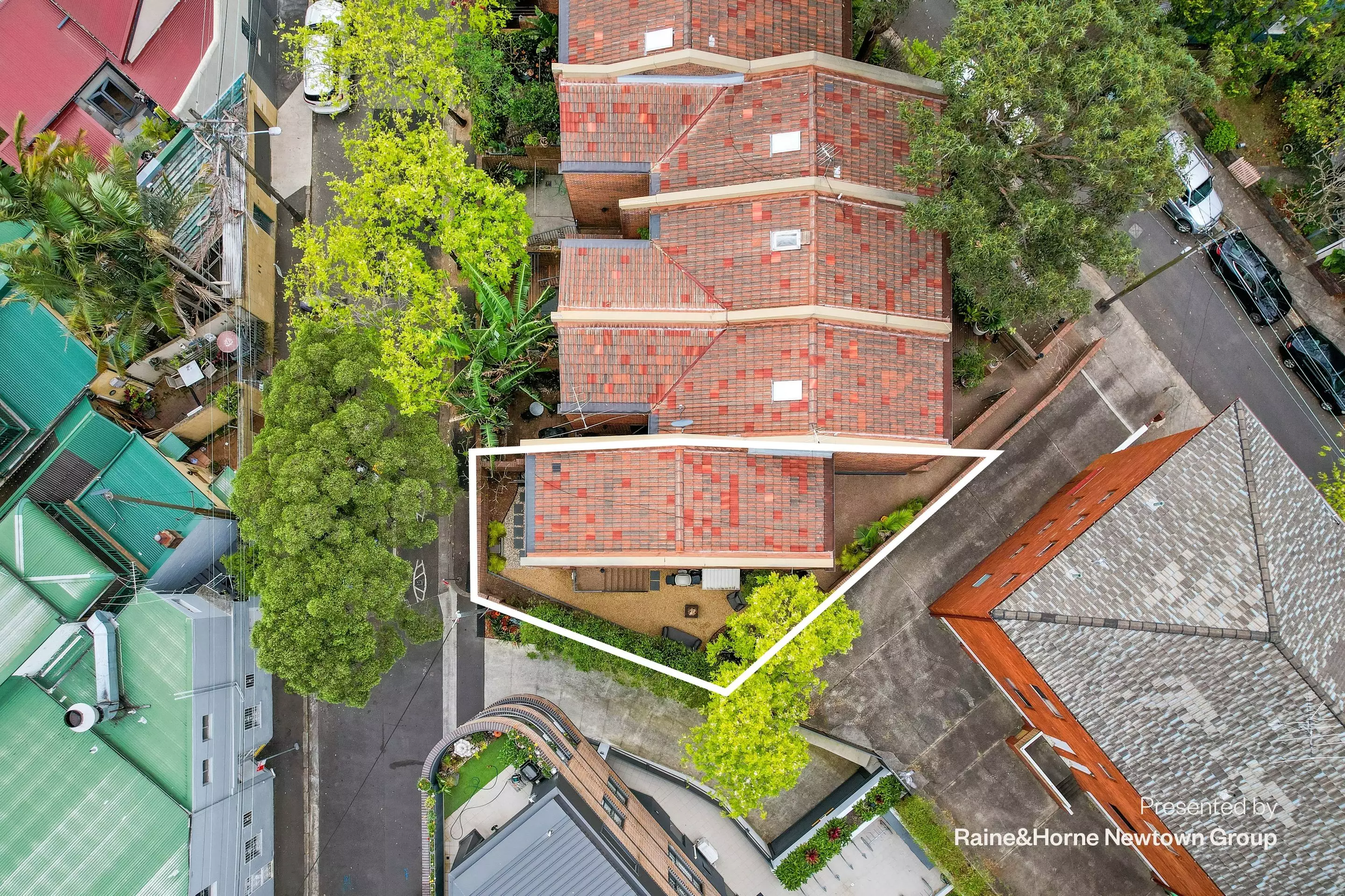 1/1 Iredale Street, Newtown Sold by Raine & Horne Newtown - image 1