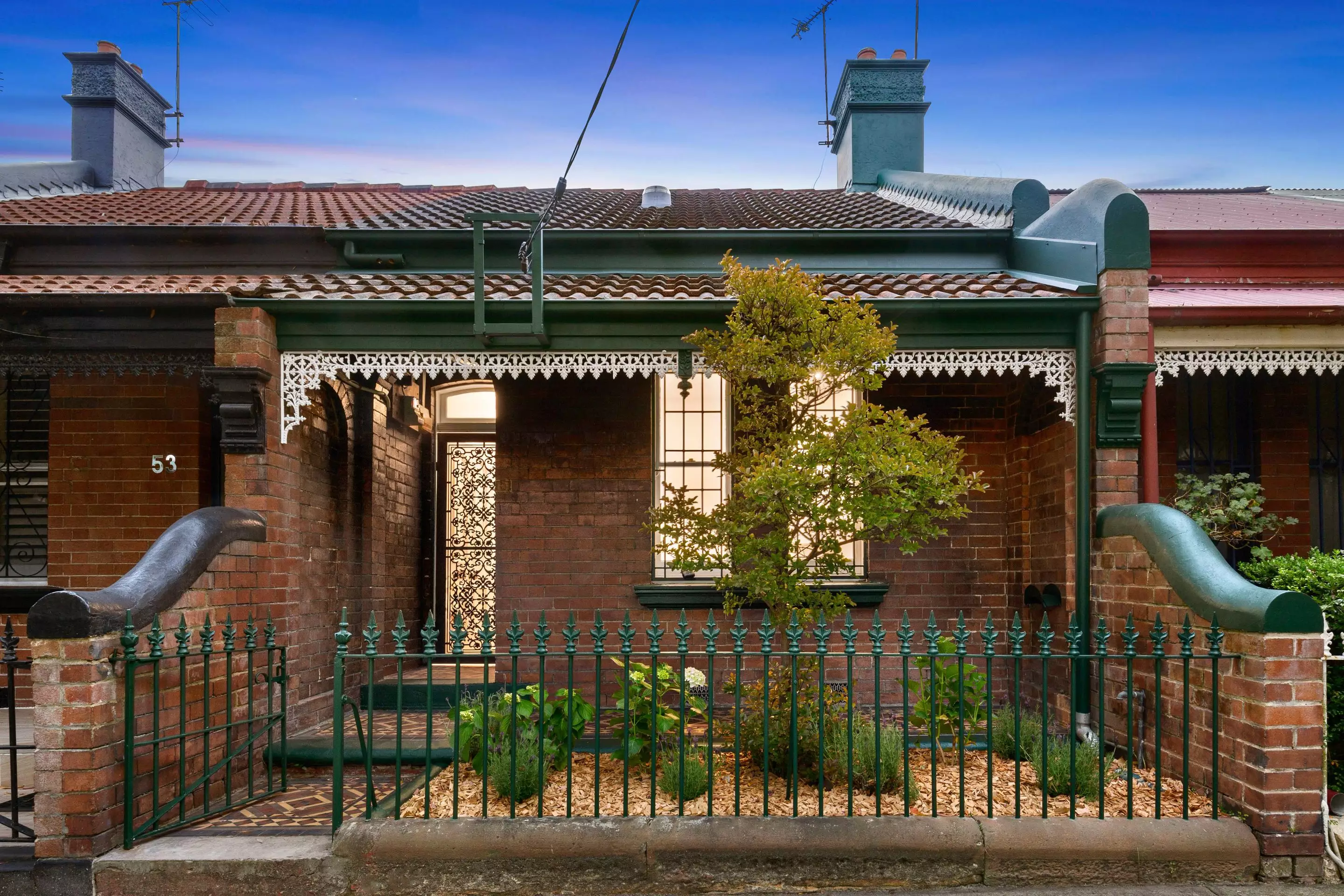 51 Brandling Street, Alexandria Sold by Raine & Horne Newtown - image 1