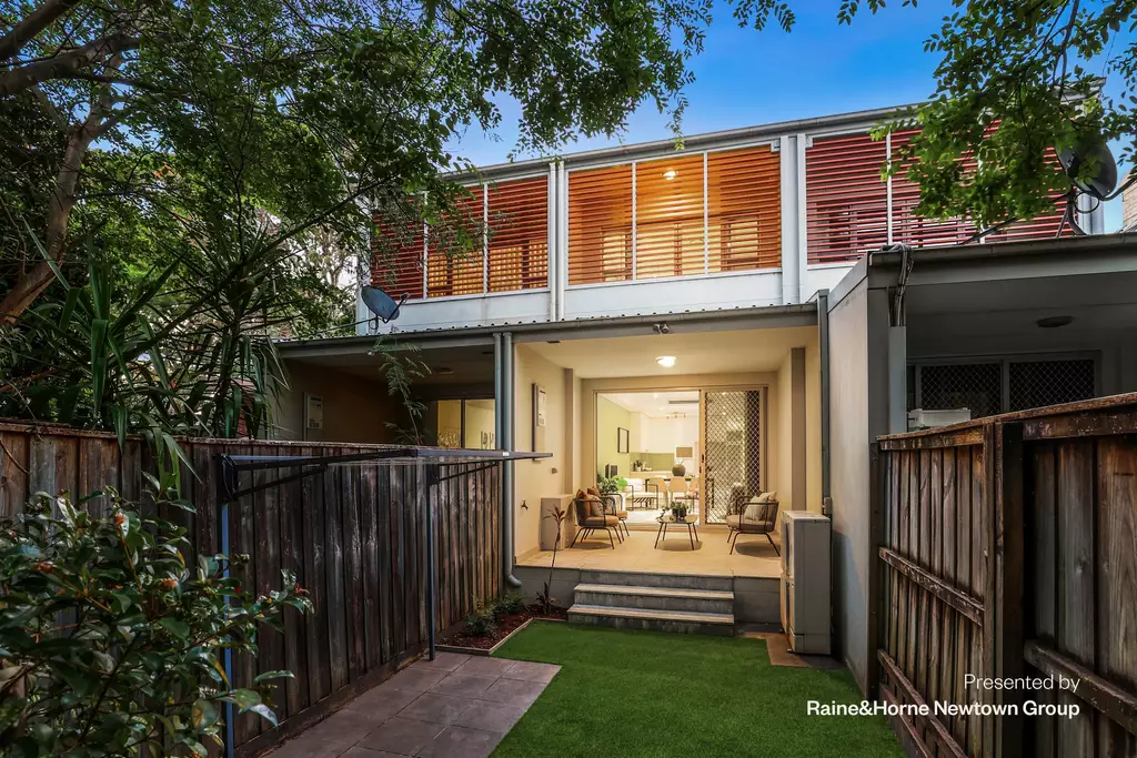 9 Burren Street, Erskineville Leased by Raine & Horne Newtown