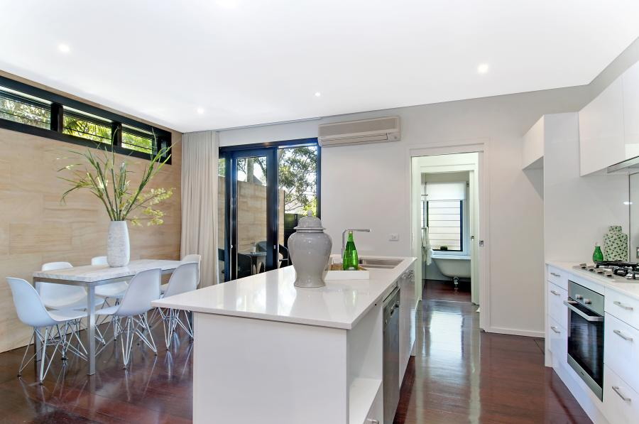 40 Swanson Street, Erskineville Sold by Raine & Horne Newtown - image 1