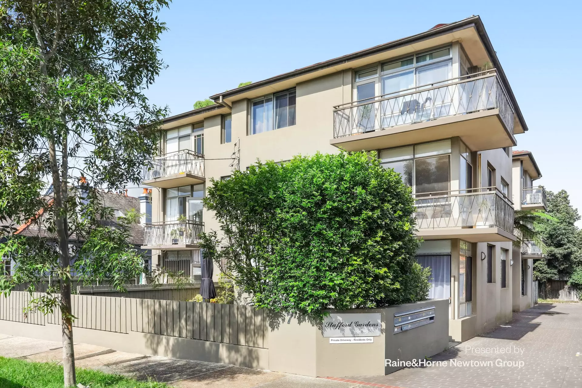 12/7 Stafford Street, Stanmore Sold by Raine & Horne Newtown - image 1