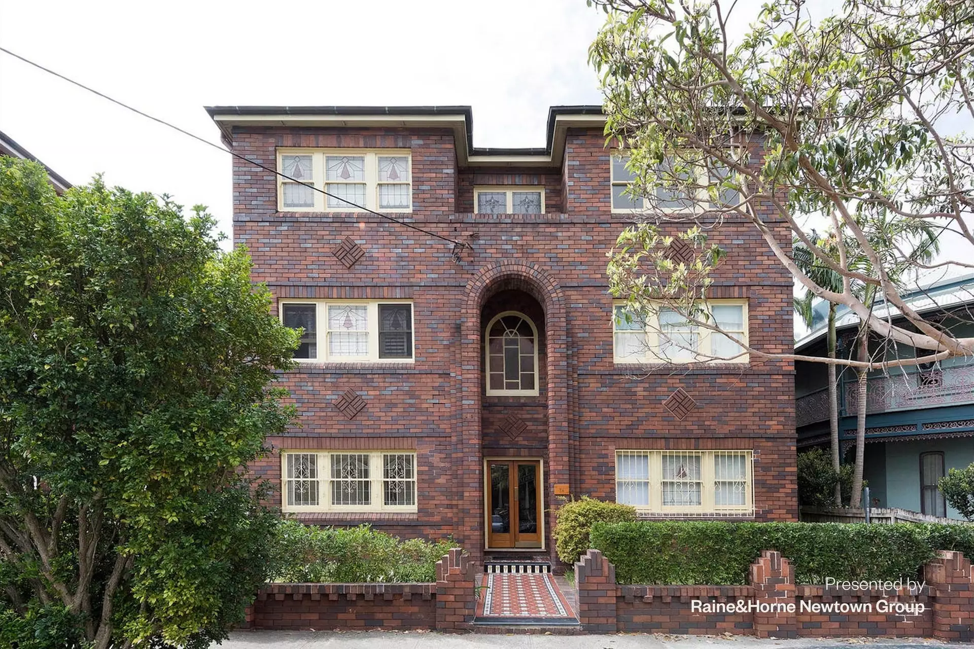 2/1A Bishops Avenue, Randwick Leased by Raine & Horne Newtown - image 1