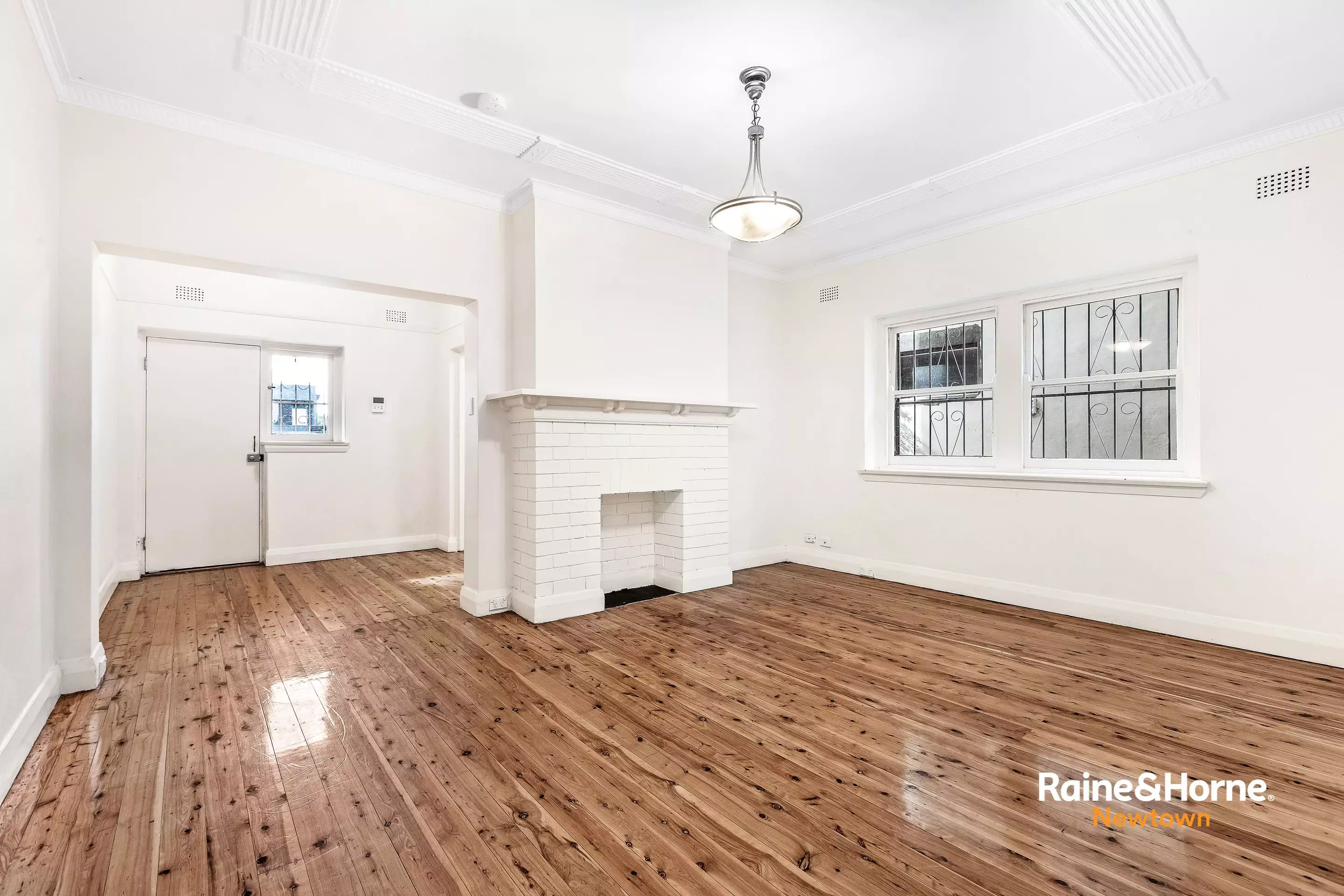 2/1A Bishops Avenue, Randwick Leased by Raine & Horne Newtown - image 1